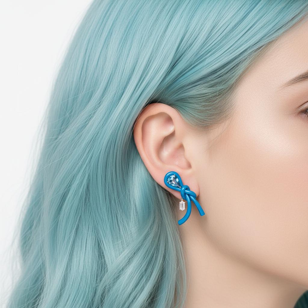 Orecchini a nodo blu con acquamarina e diamanti, oro rosa 18 carati, Austy Lee in vendita 2