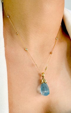 Aquamarin & Diamant geschnitzt Anhänger in 18K Gelbgold