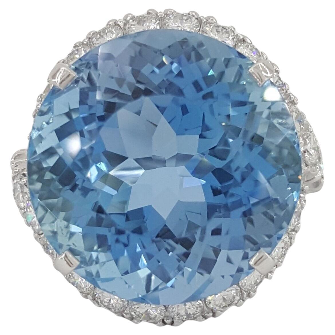 Anello in platino con diamante e acquamarina in vendita