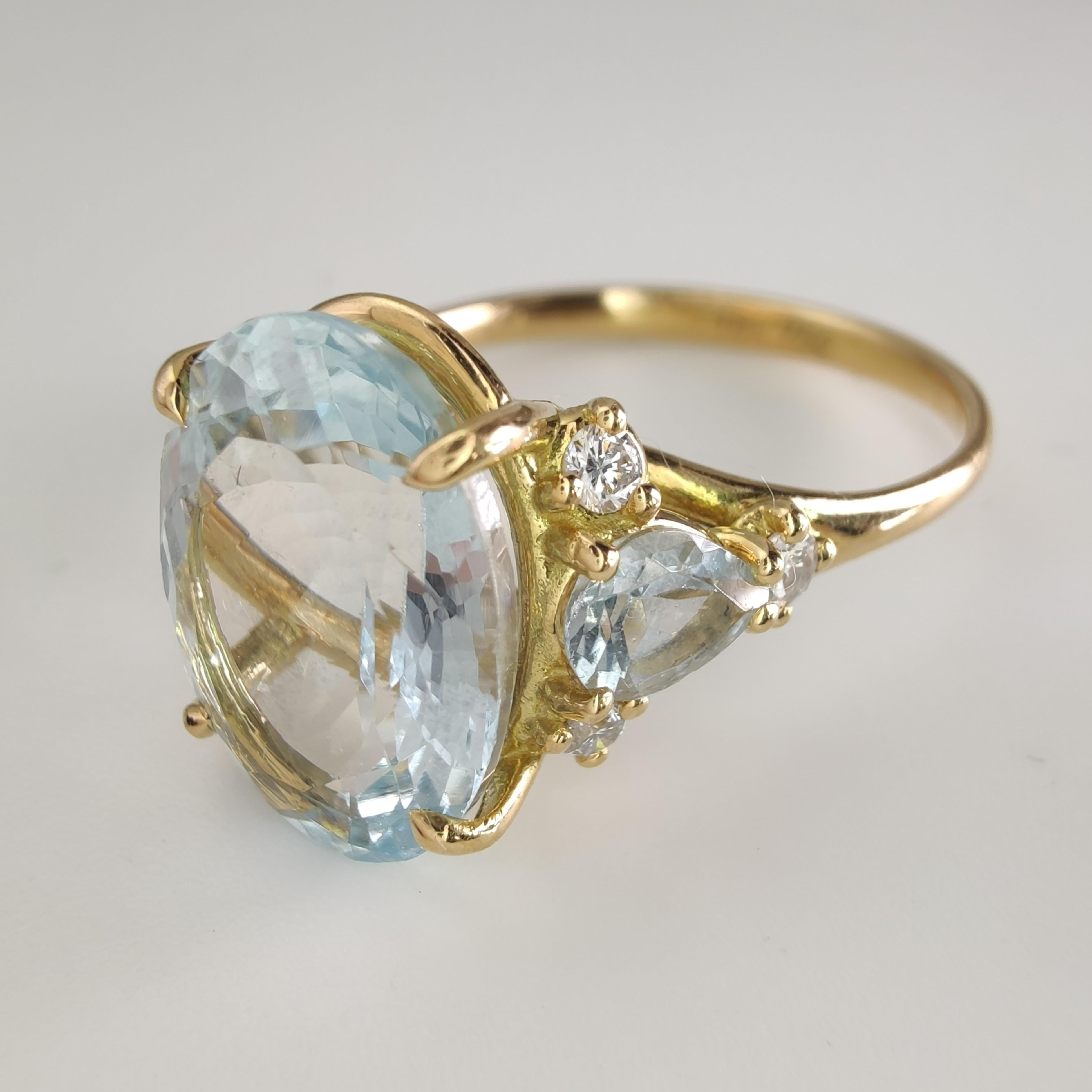 Contemporary Aquamarine Diamond Cocktail Ring - 18K Gold for Women -Christmas Gift for her