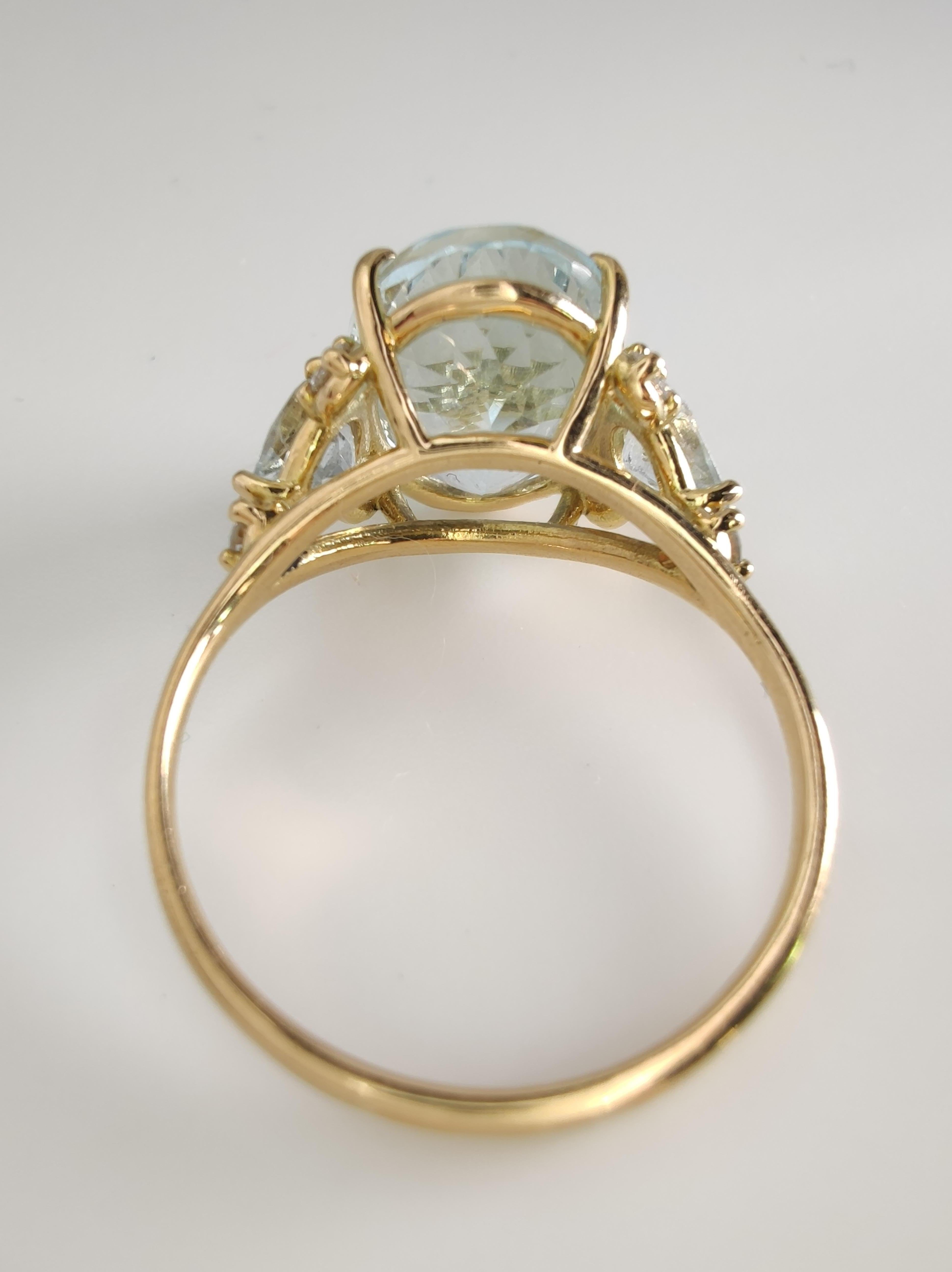 Aquamarine Diamond Cocktail Ring - 18K Gold for Women -Christmas Gift for her In New Condition In Sant Josep de sa Talaia, IB