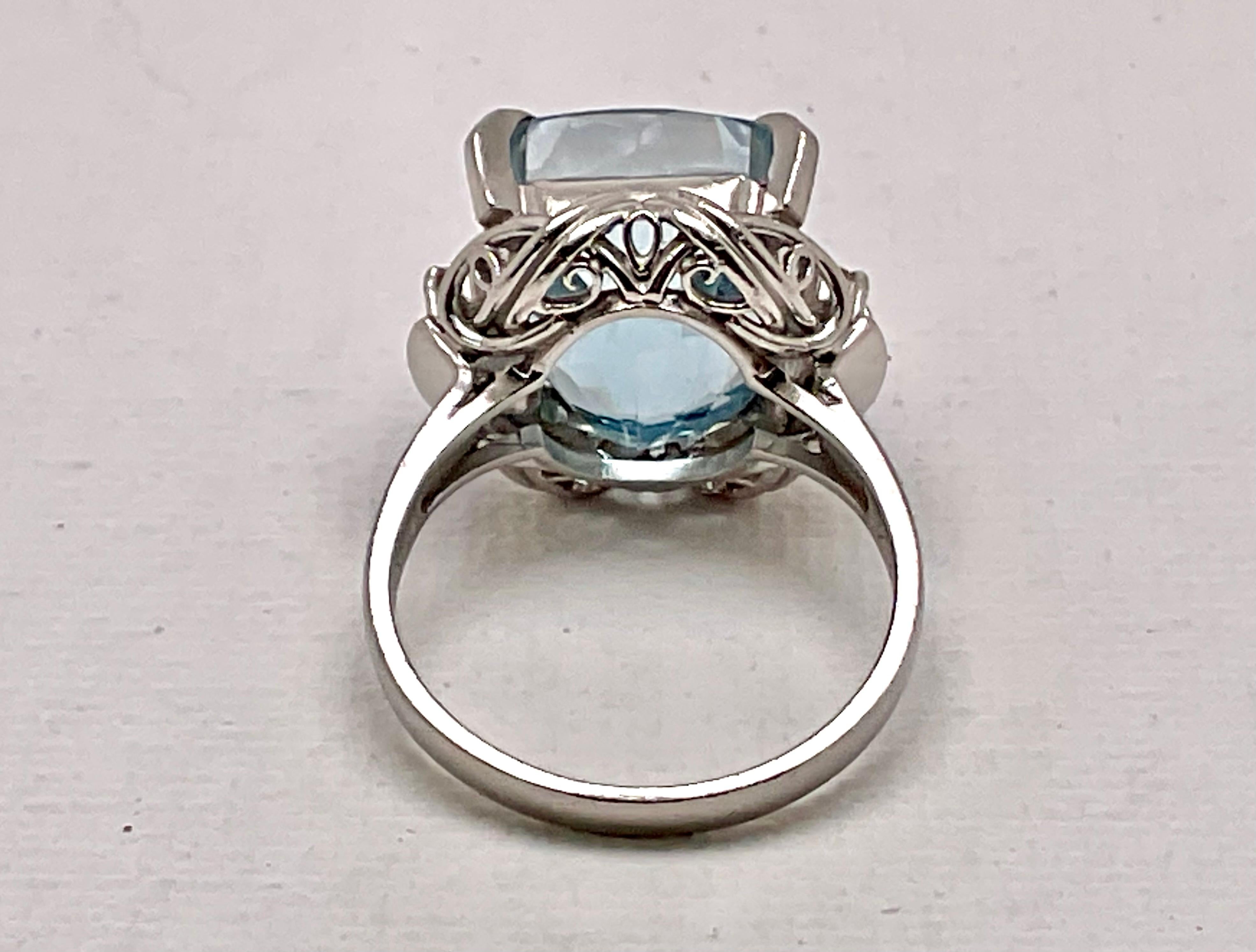 Aquamarine & Diamond Cocktail Ring Platinum For Sale 1