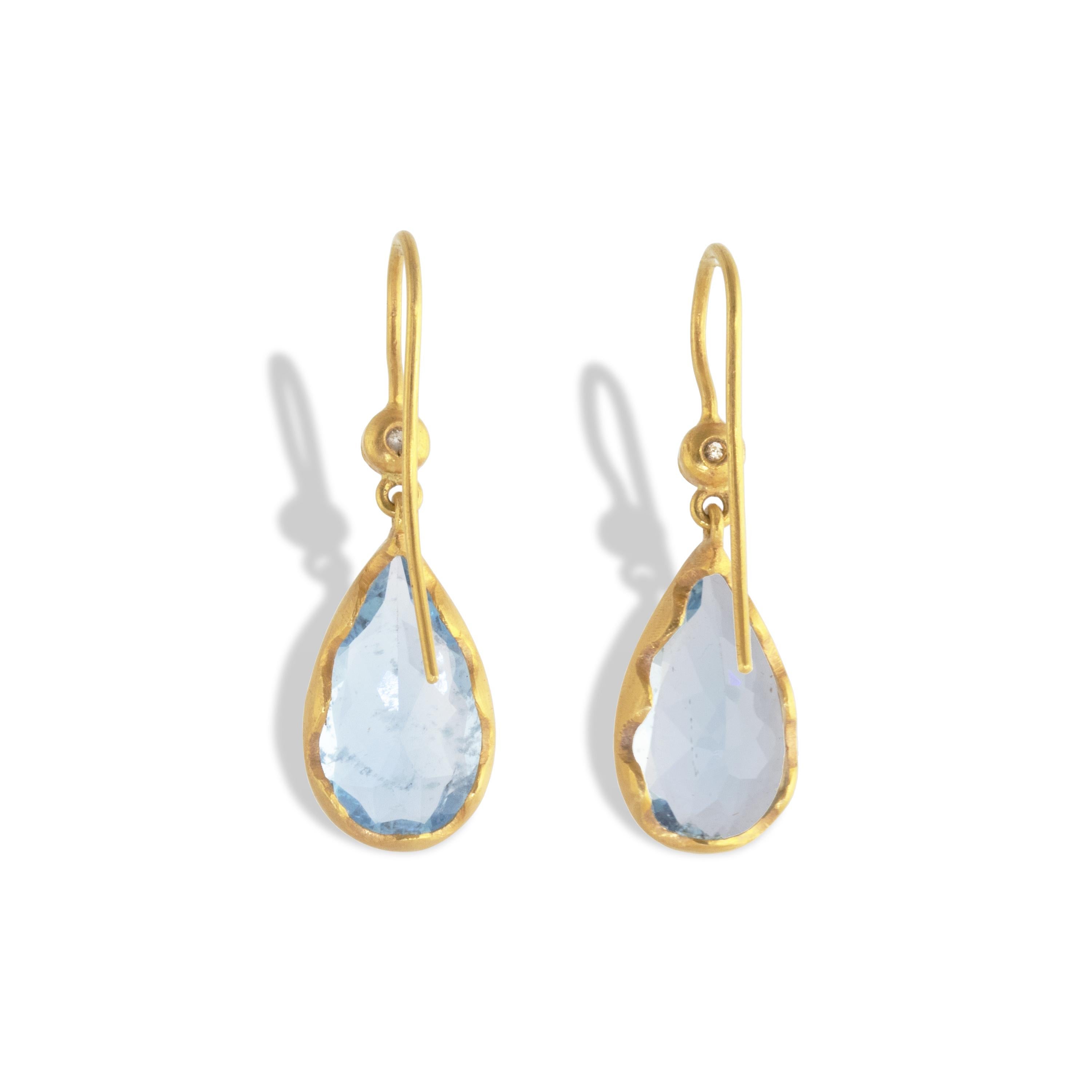 Ico & the Bird Fine Jewelry 5.52 carat Aquamarine Diamond Wave Gold Earrings In New Condition For Sale In Los Angeles, CA