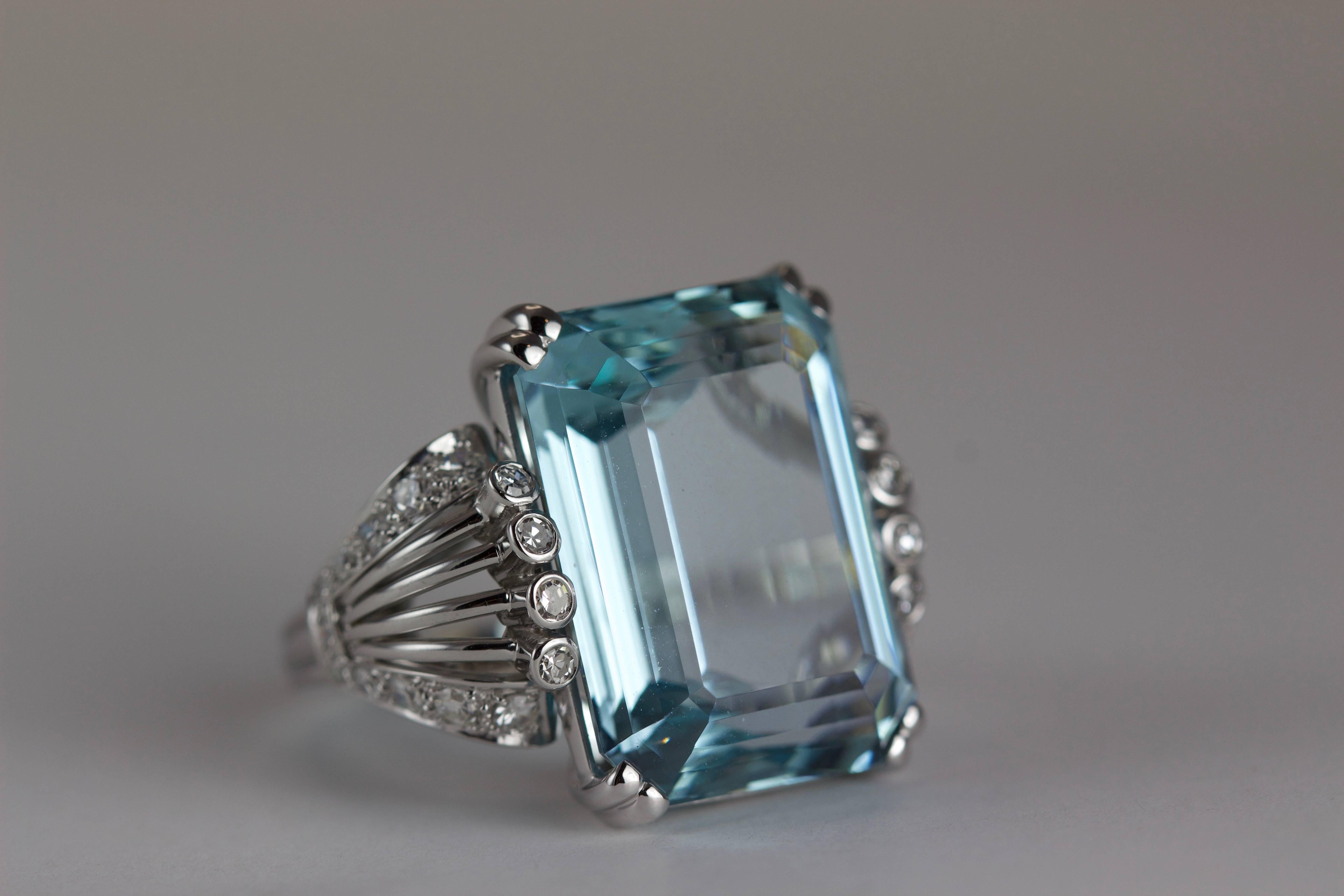 Women's or Men's Aquamarine Diamond Gold 1940s Ring For Sale