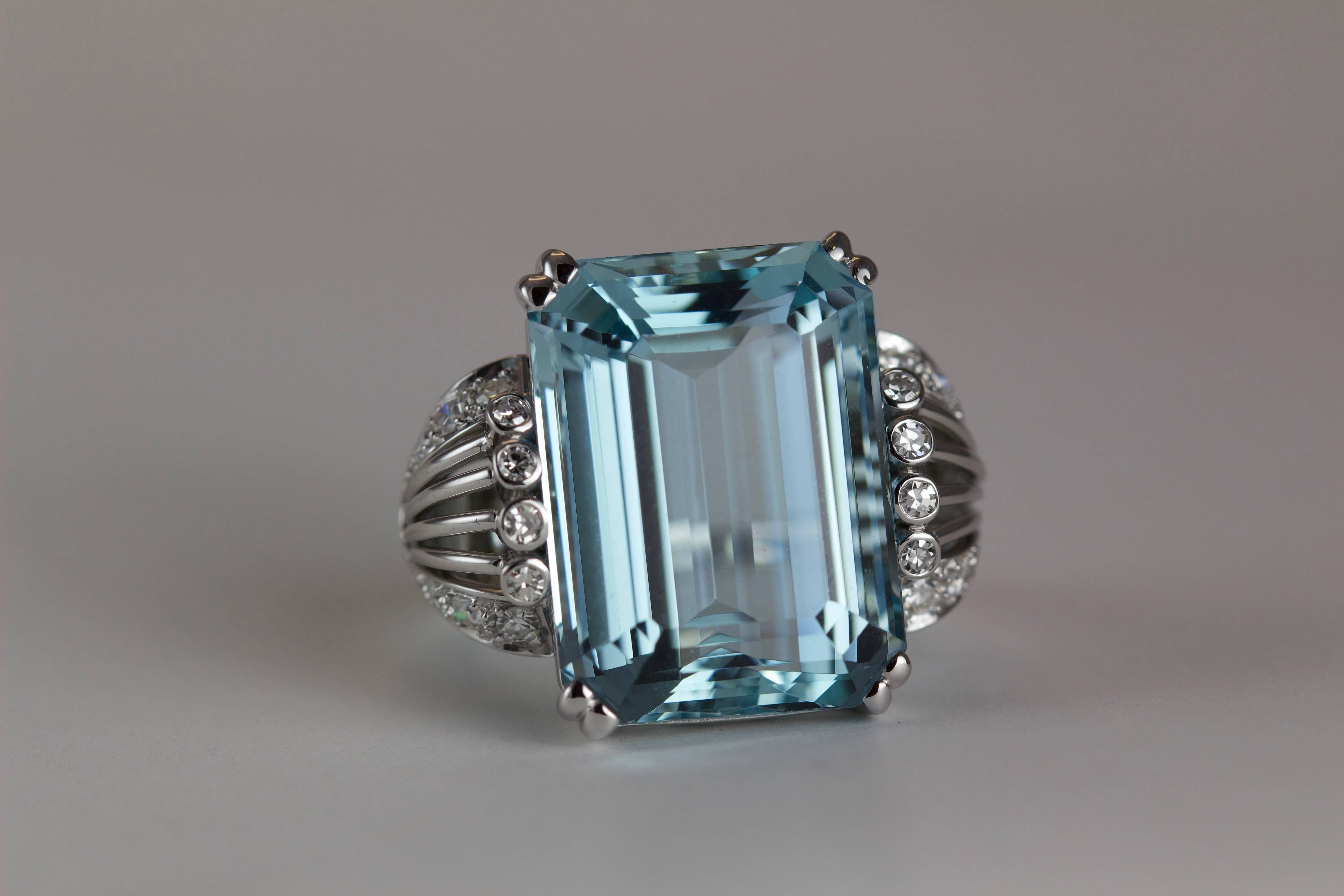 Aquamarine Diamond Gold 1940s Ring For Sale 3