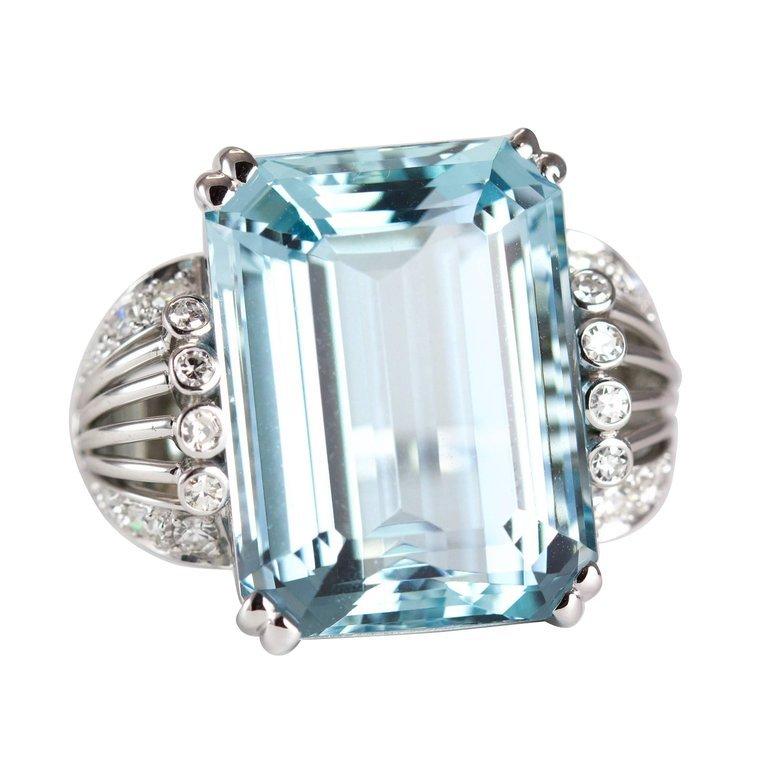 Aquamarine Diamond Gold 1940s Ring For Sale