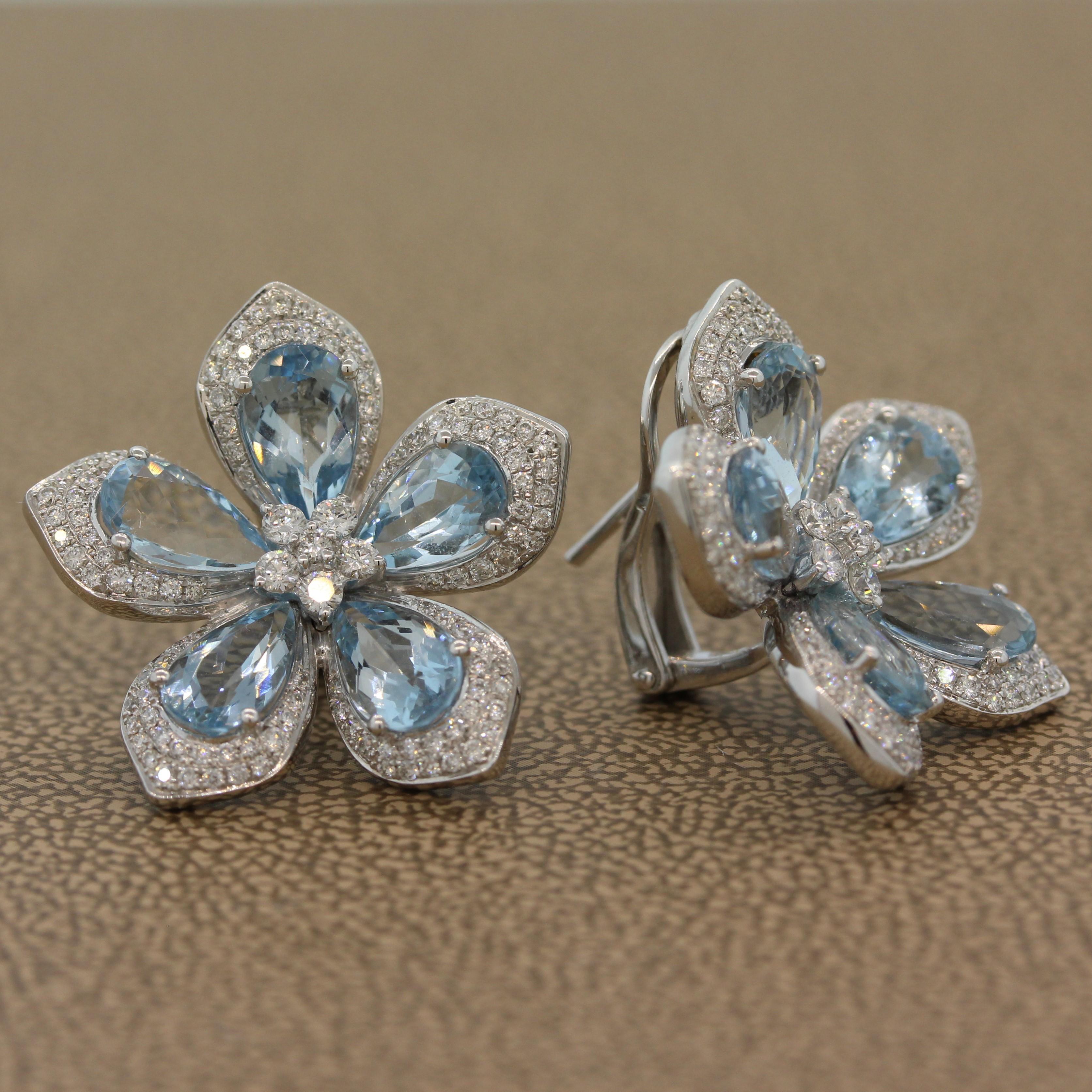 Aquamarine Diamond Gold Flower Earrings In New Condition In Beverly Hills, CA