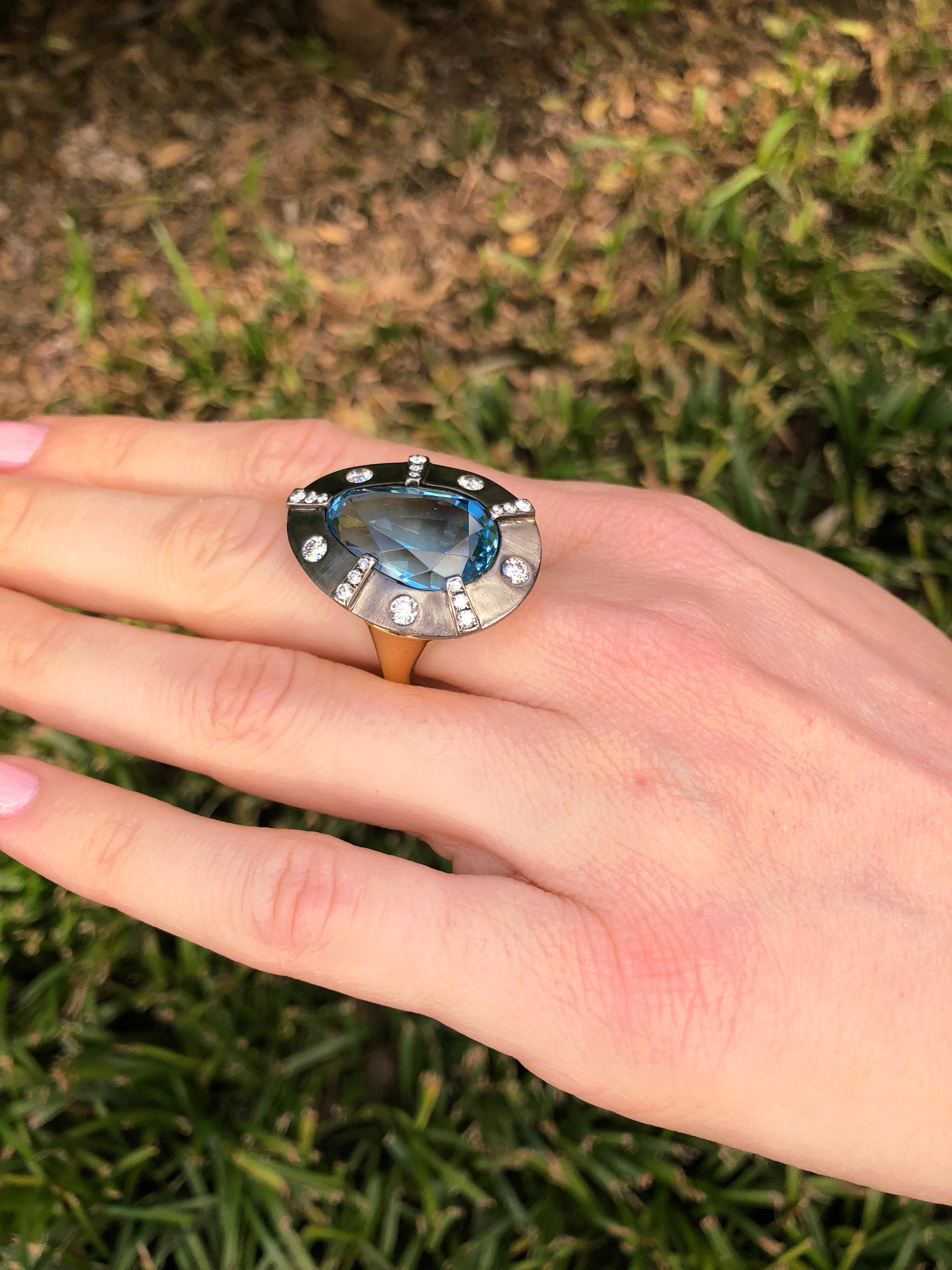 Natural Aquamarine Ring Pear Shape 13.70 Carats In New Condition In Beverly Hills, CA