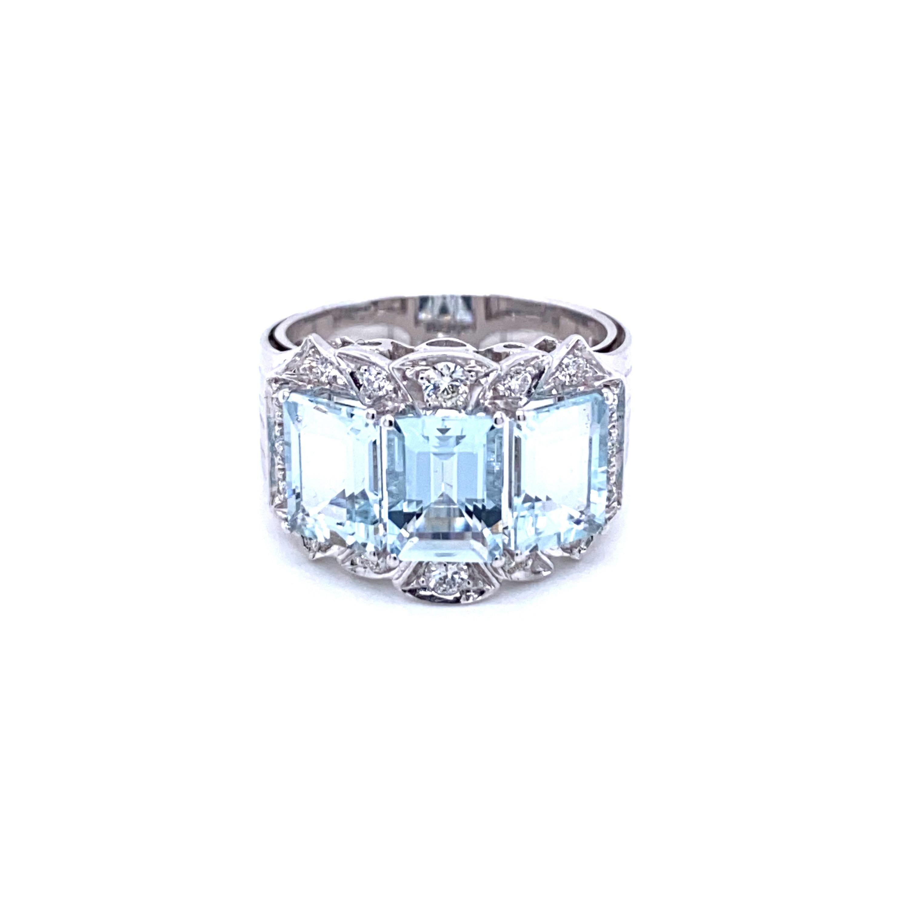 Aquamarine Diamond Gold Three-Stone Band Ring 2