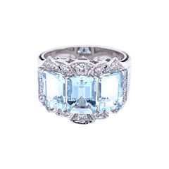 Aquamarine Diamond Gold Three-Stone Band Ring Aquamarine Diamond Gold Three-Stone Band Ring