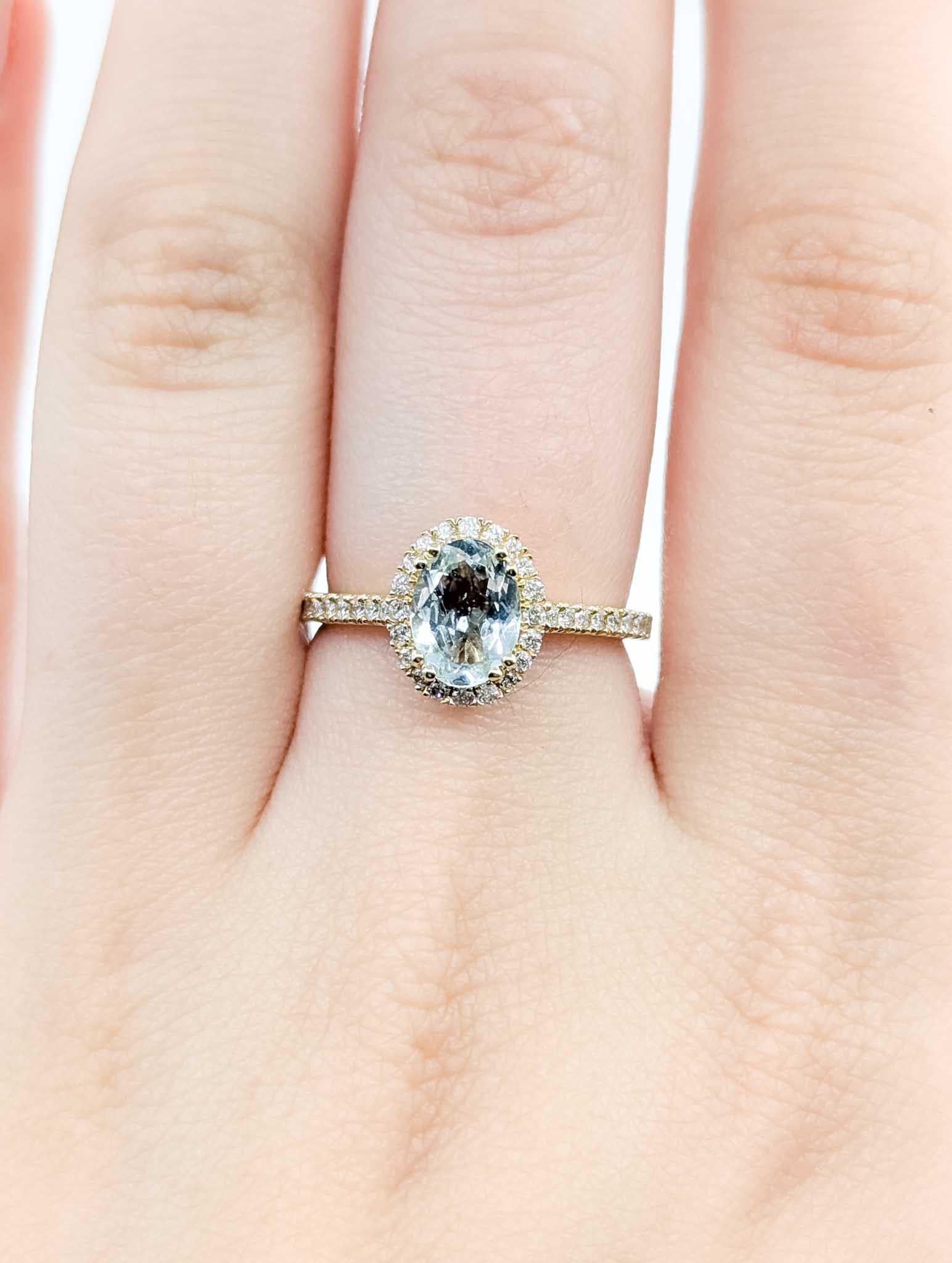 Donna Anello aureola con acquamarina e diamante in oro giallo 14k in vendita