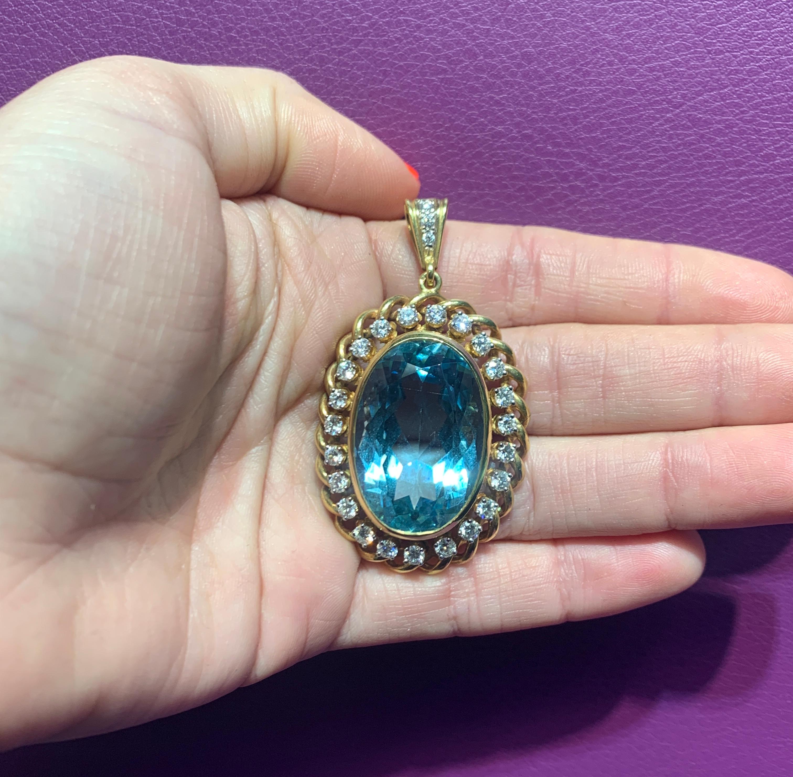 Aquamarine and Diamond Pendant In Excellent Condition For Sale In New York, NY
