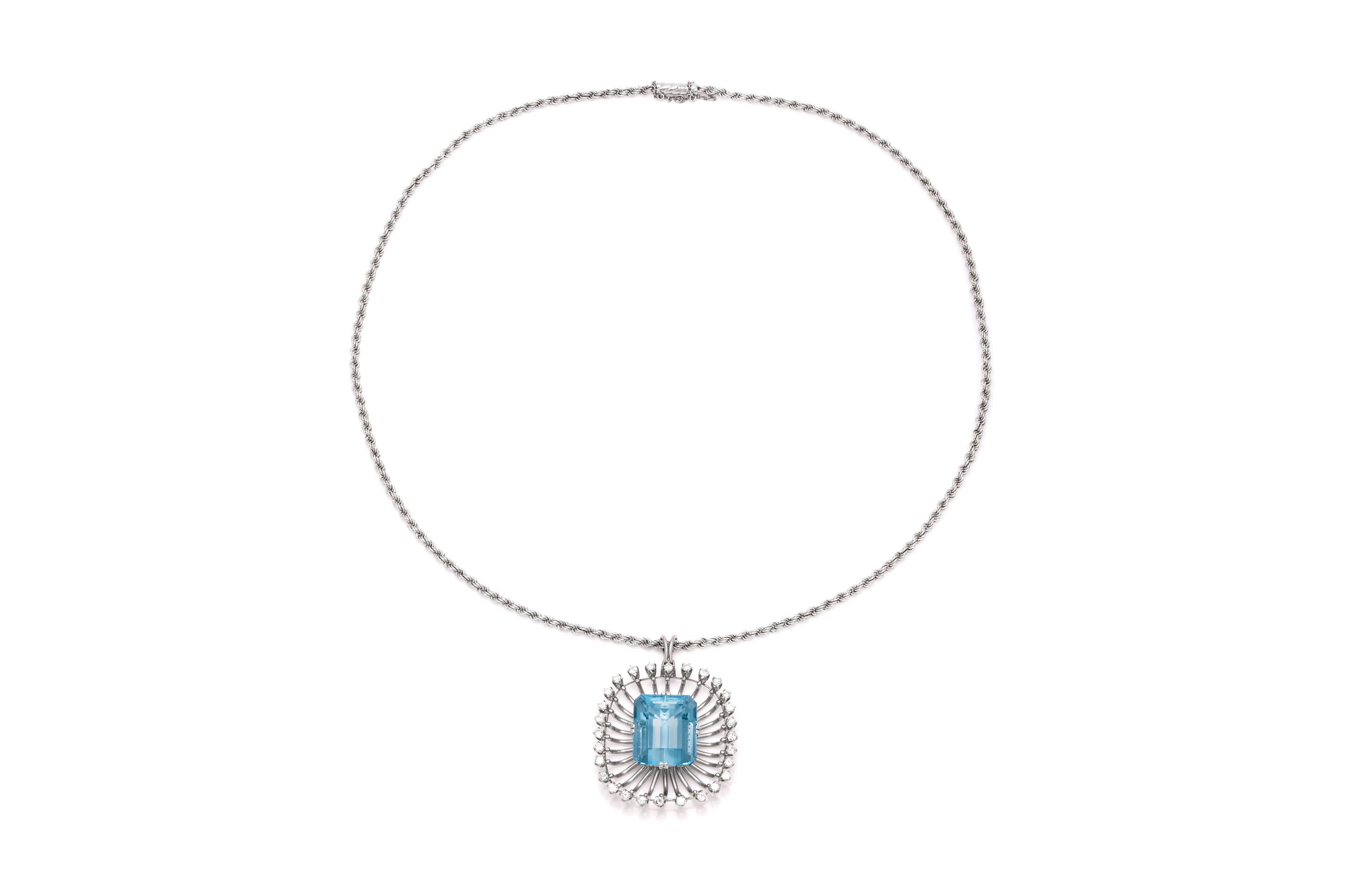 Aquamarine Diamond Pendant Necklace In Good Condition For Sale In New York, NY