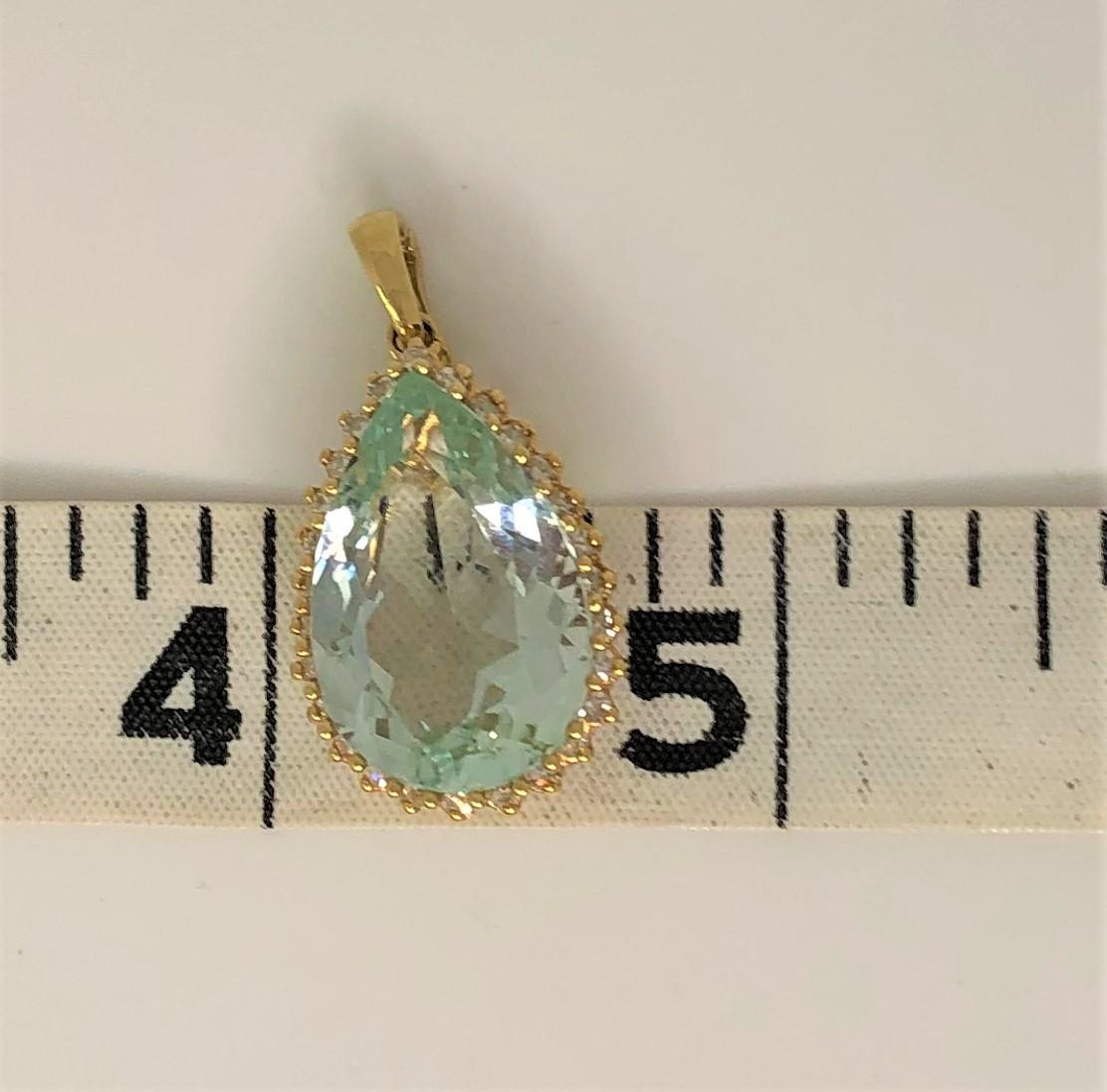 Aquamarine Diamond Pendant Necklace In Excellent Condition For Sale In Cincinnati, OH