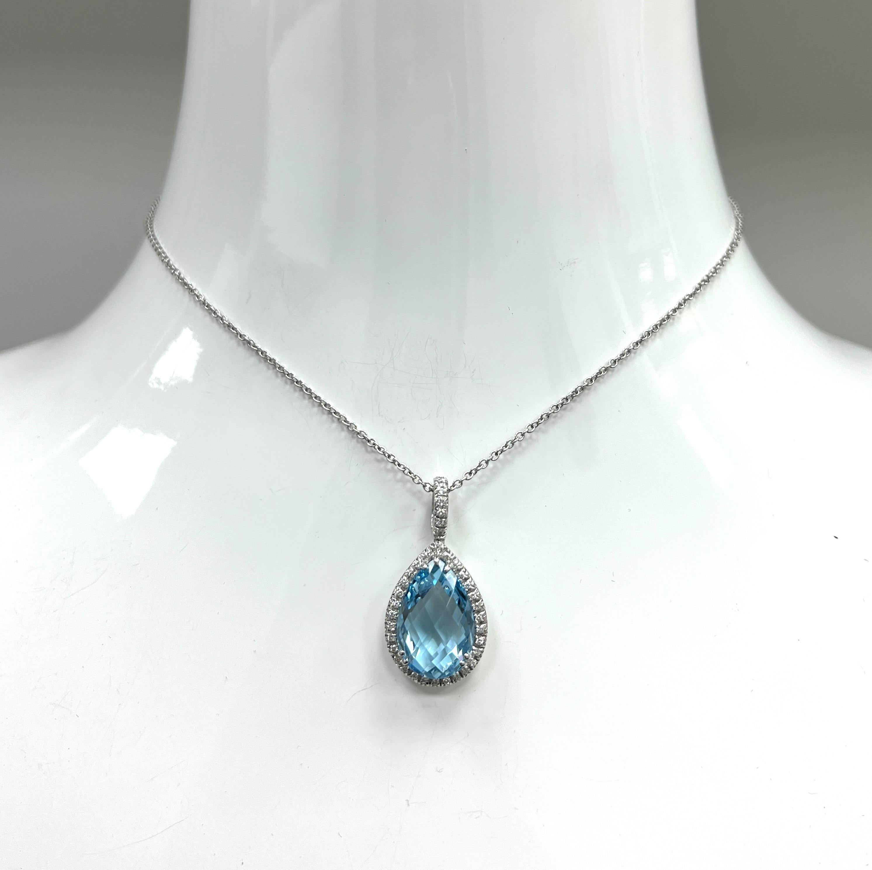 Aquamarine Diamond Pendant Necklace For Sale 2
