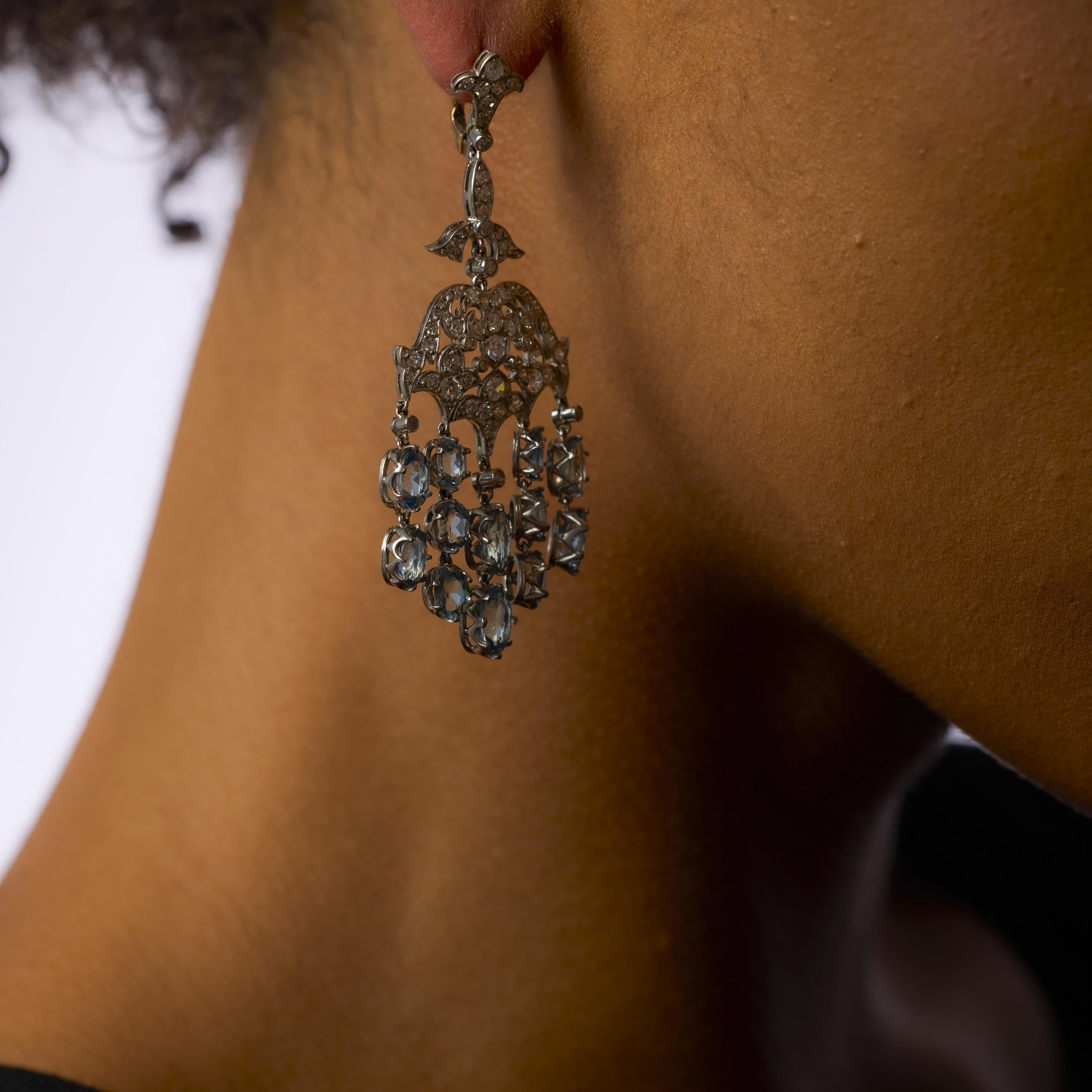 Pendientes araña aguamarina diamante platino y oro amarillo 18k Corte oval en venta