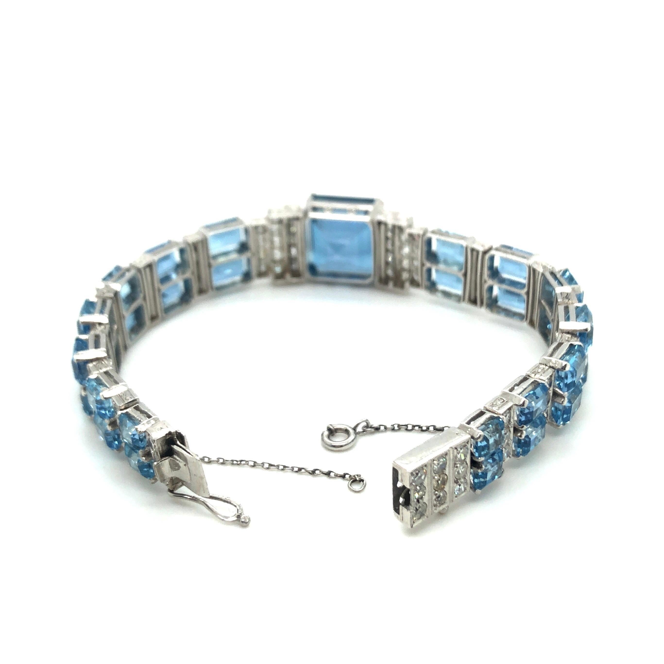 Aquamarine Diamond Platinum Art Deco Bracelet, 1920s In Good Condition In Zurich, CH