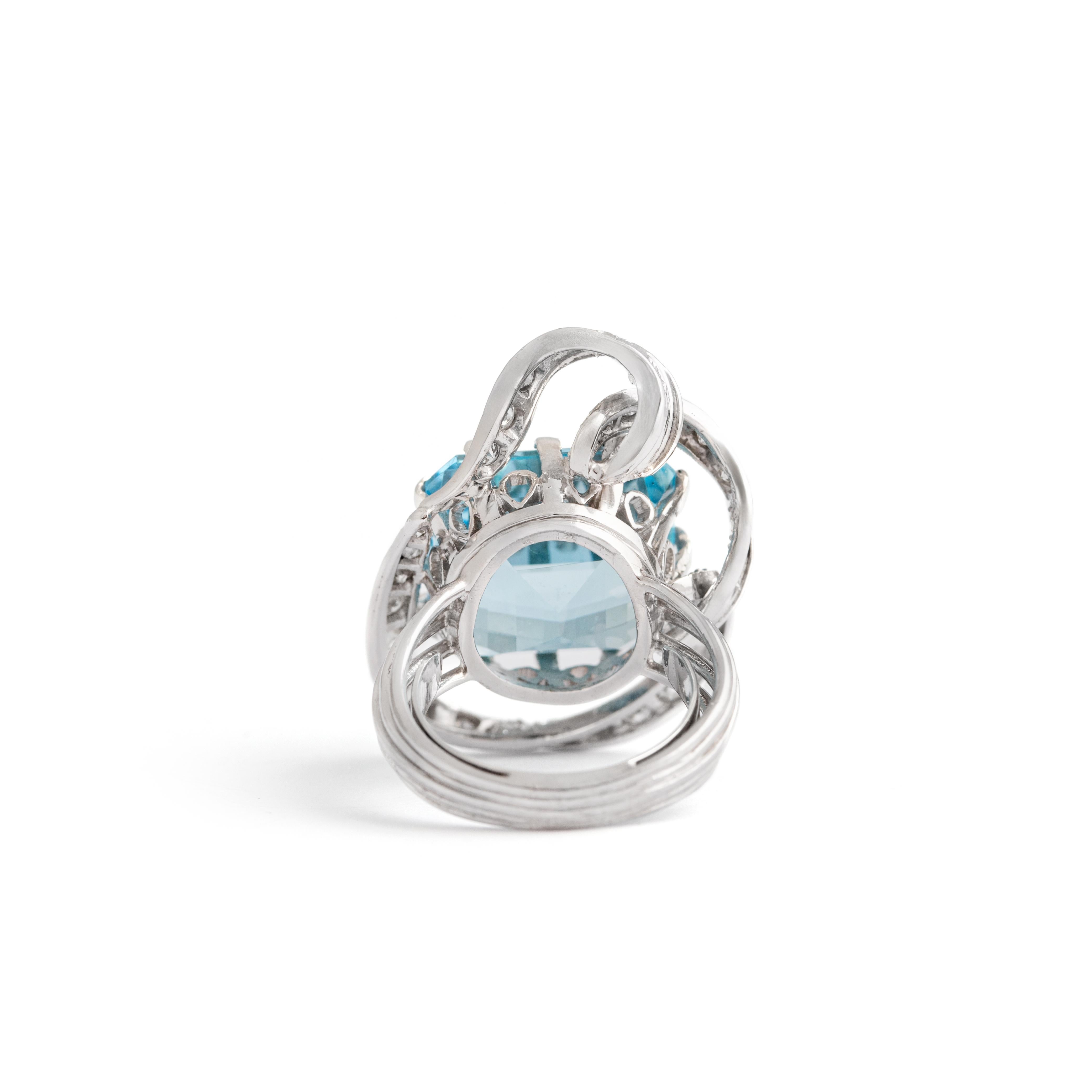 Aquamarine Diamond Platinum Ring In Excellent Condition For Sale In Geneva, CH