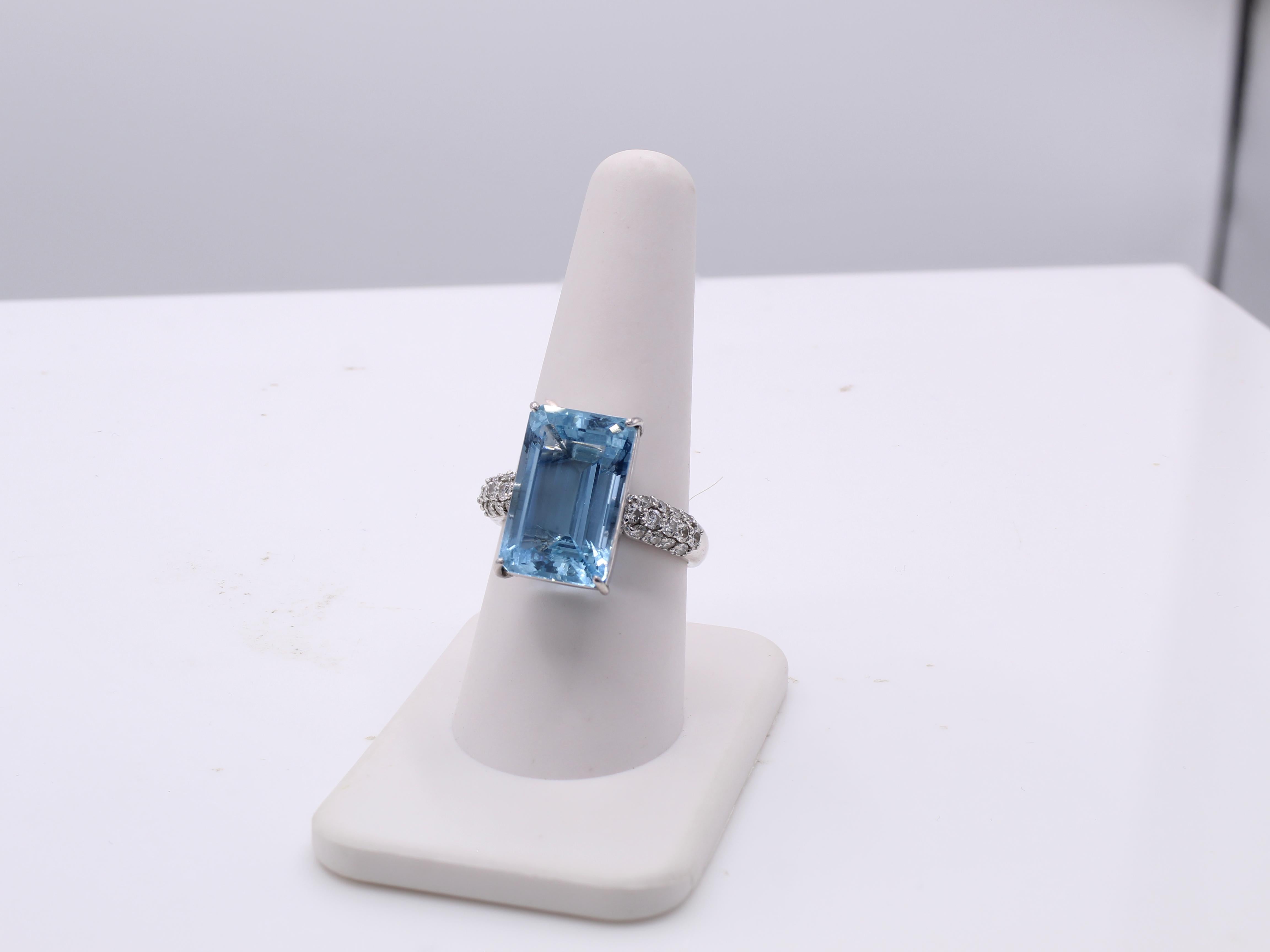 Women's or Men's Aquamarine Diamond Platinum Ring