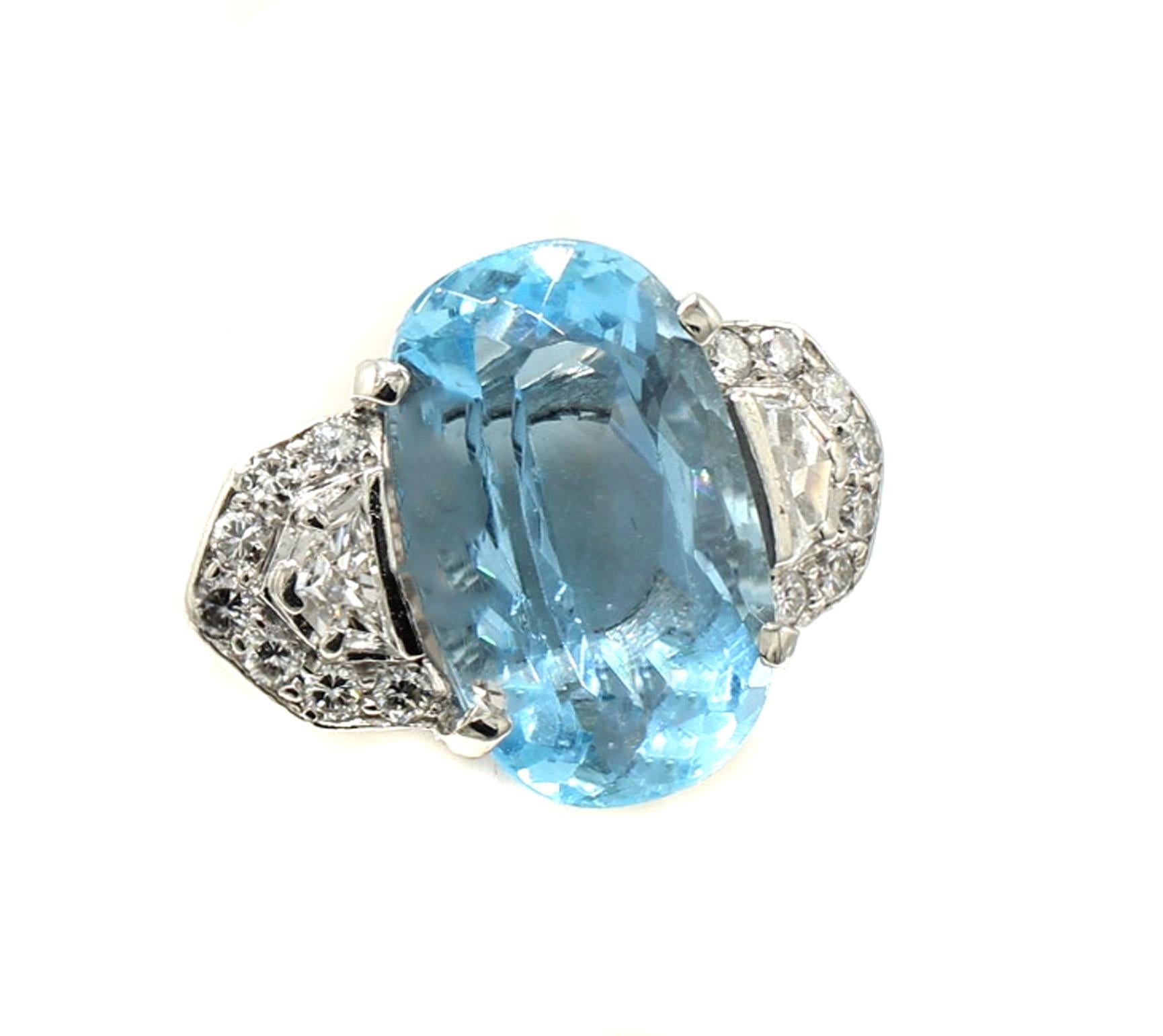 Anello in platino con diamante e acquamarina in vendita 1