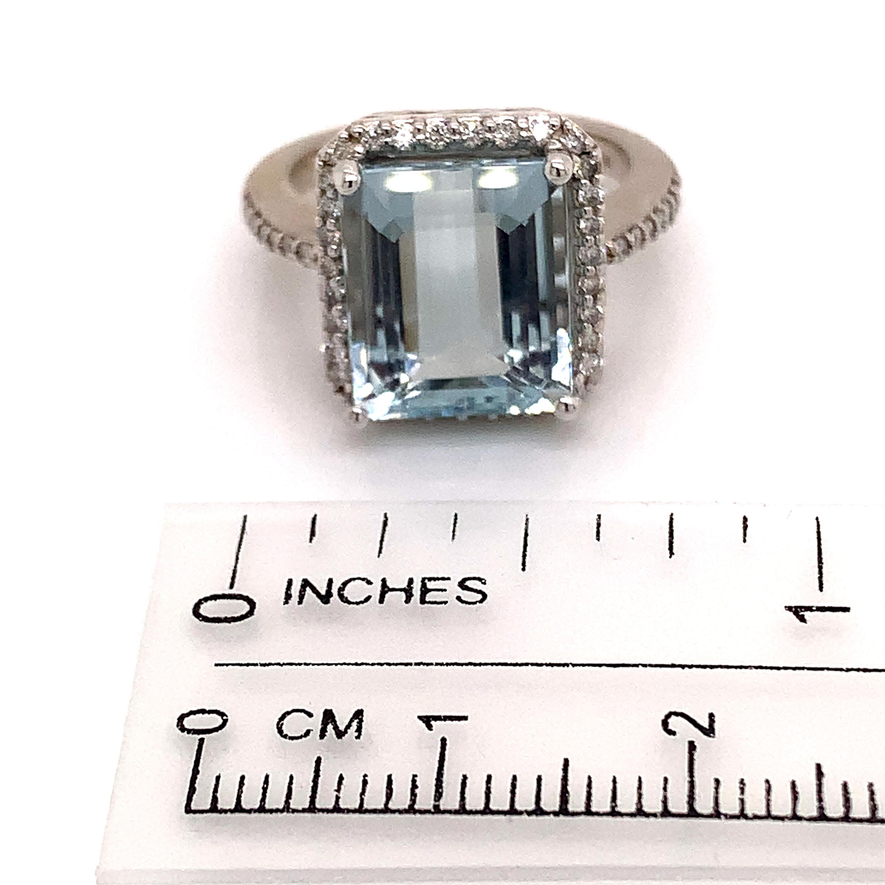 Aquamarine Diamond Ring 14k Gold, 6 TCW Certified In New Condition For Sale In Brooklyn, NY