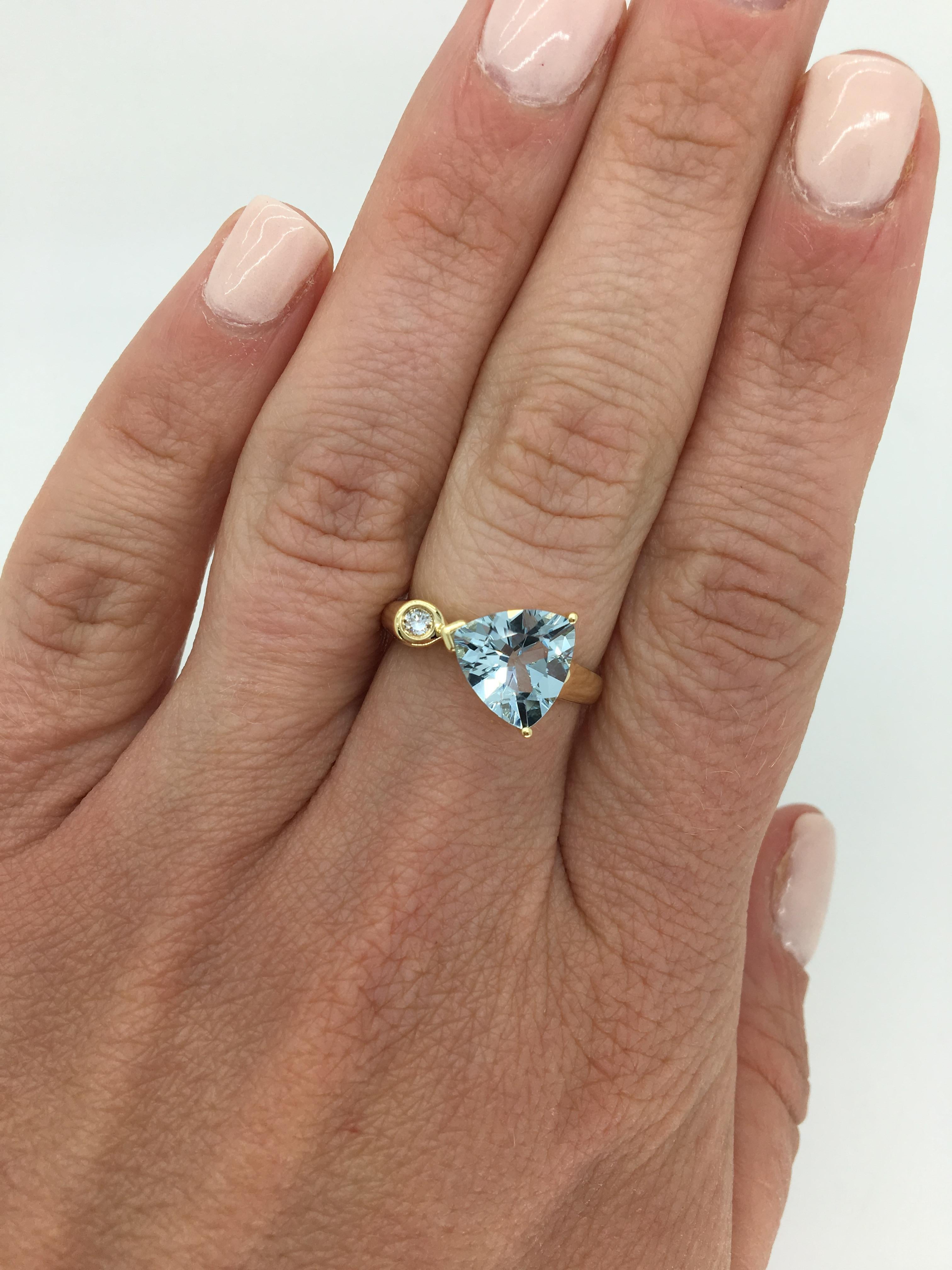 Aquamarine and Diamond Ring Cocktail Ring In New Condition In Webster, NY