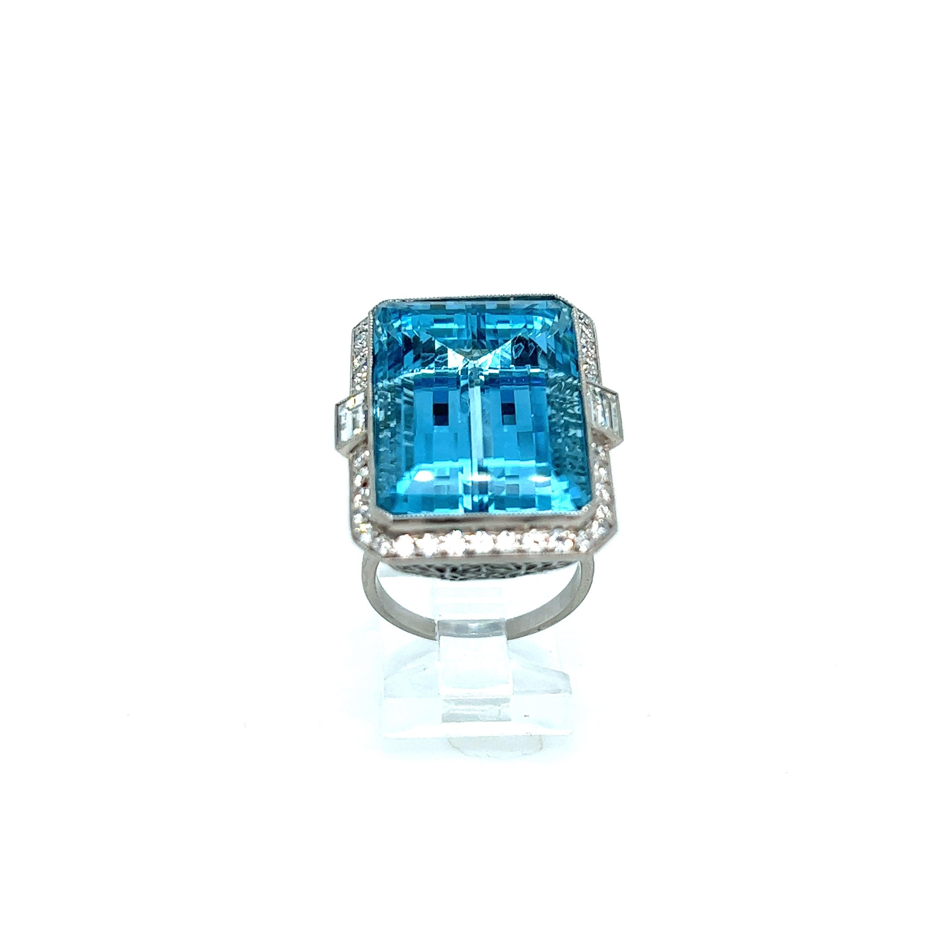Aquamarine & Diamond Ring For Sale 1