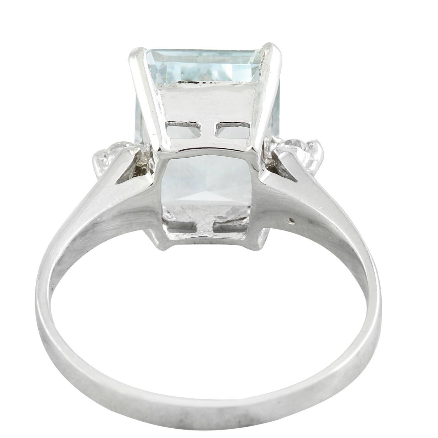 Beautiful Elegance: Aquamarine Diamond Ring in 14K Solid White Gold In New Condition For Sale In Manhattan Beach, CA