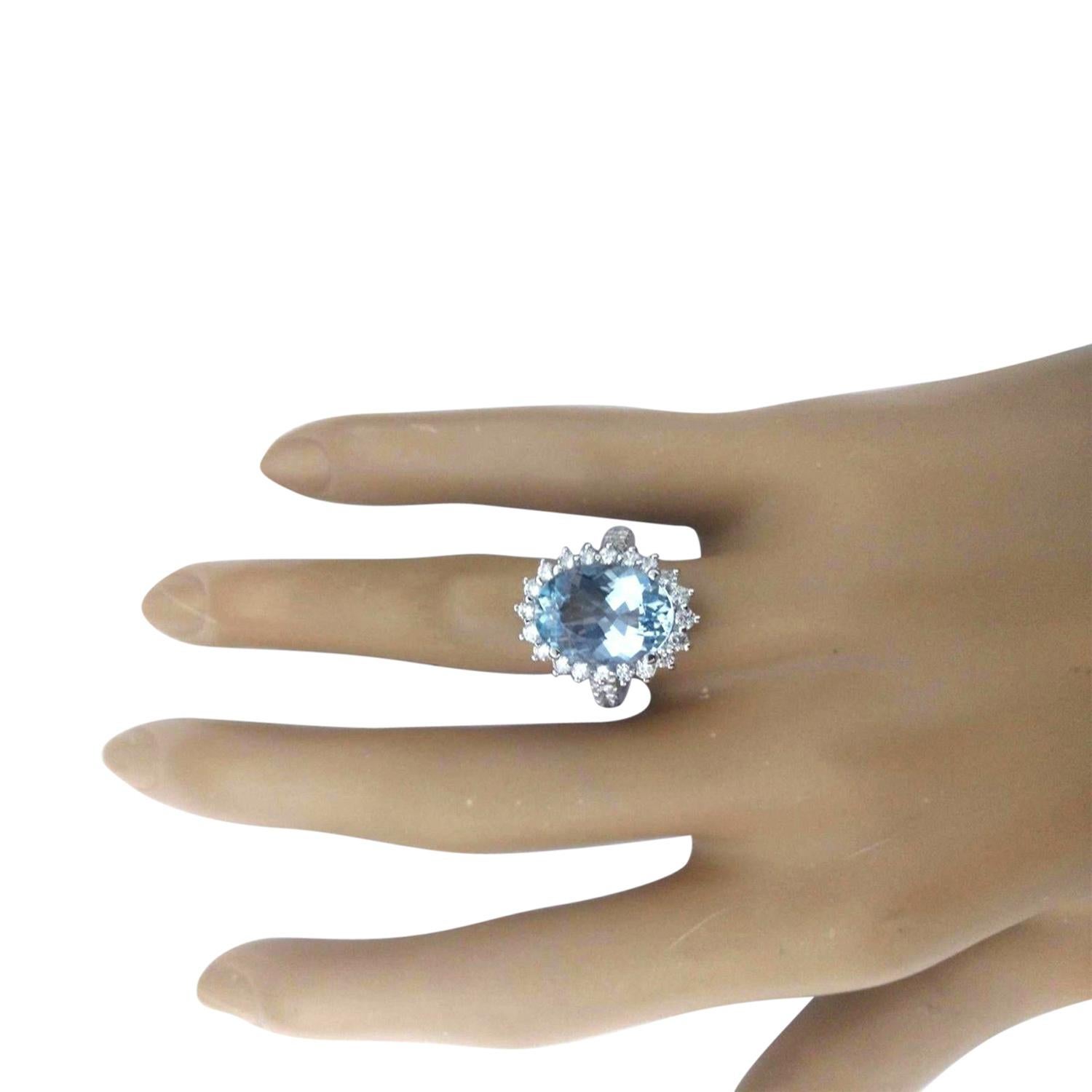 Exquisite Natural Aquamarine Diamond Ring In 14 Karat Solid White Gold  In New Condition For Sale In Los Angeles, CA