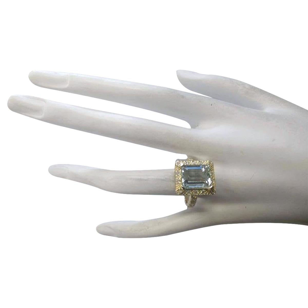 Radiant Natural Aquamarine Diamond Ring: Elegance in 14K Yellow Gold In New Condition For Sale In Los Angeles, CA