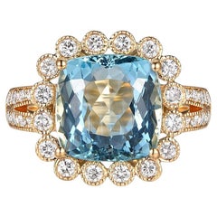 Aquamarine Diamond Ring in 18 Karat Yellow Gold