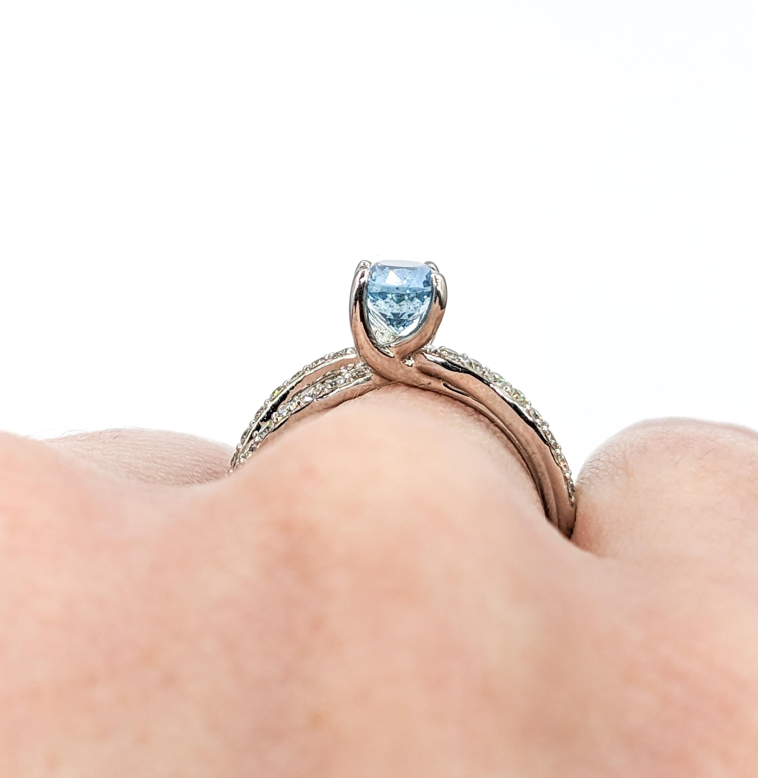 Aquamarine & Diamond Ring in 18k White Gold In Excellent Condition For Sale In Bloomington, MN