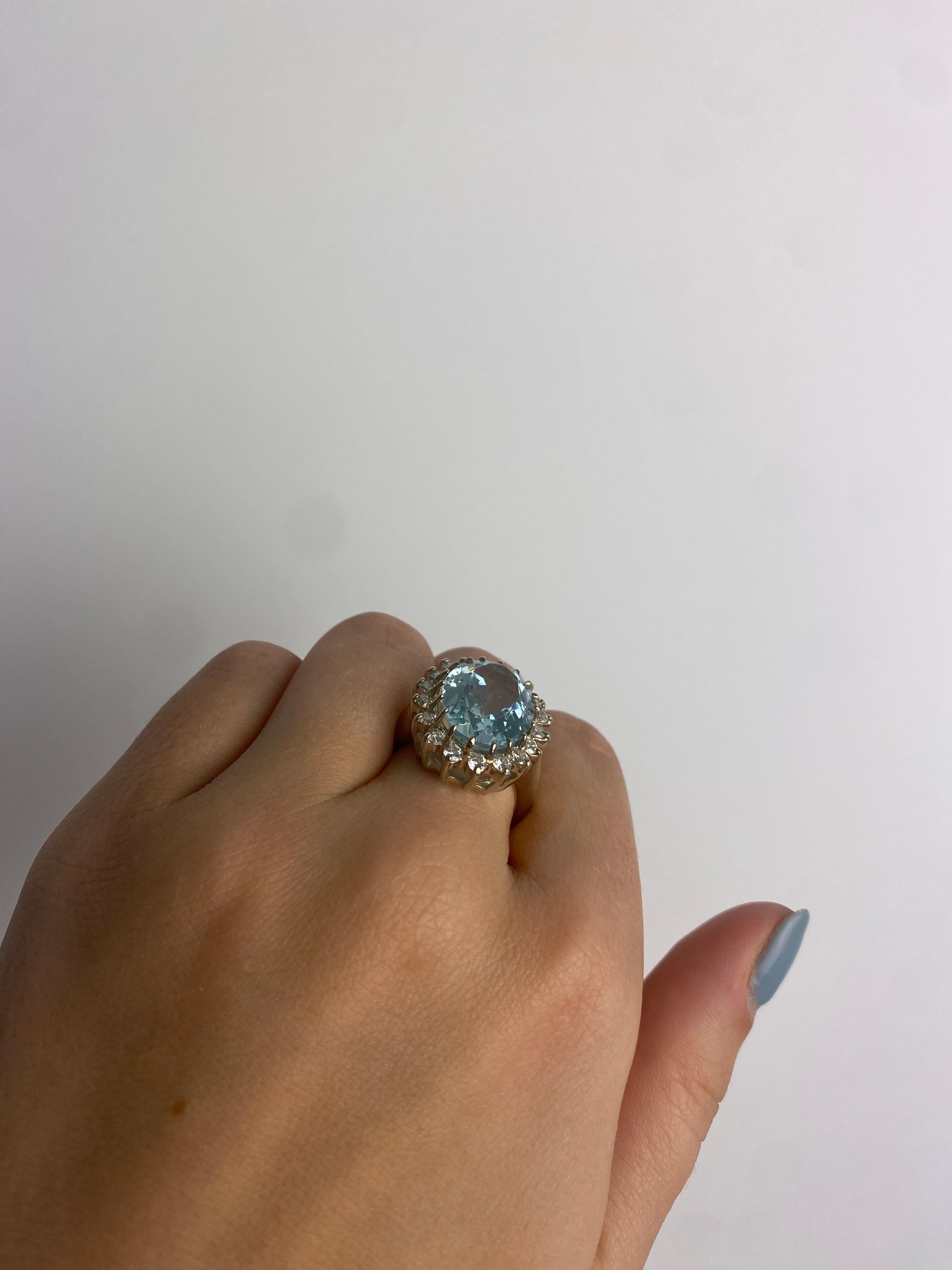 Aquamarine Diamond Ring, Large Aquamarine Ring, Oval Aquamarine Ring In Good Condition For Sale In McLeansville, NC