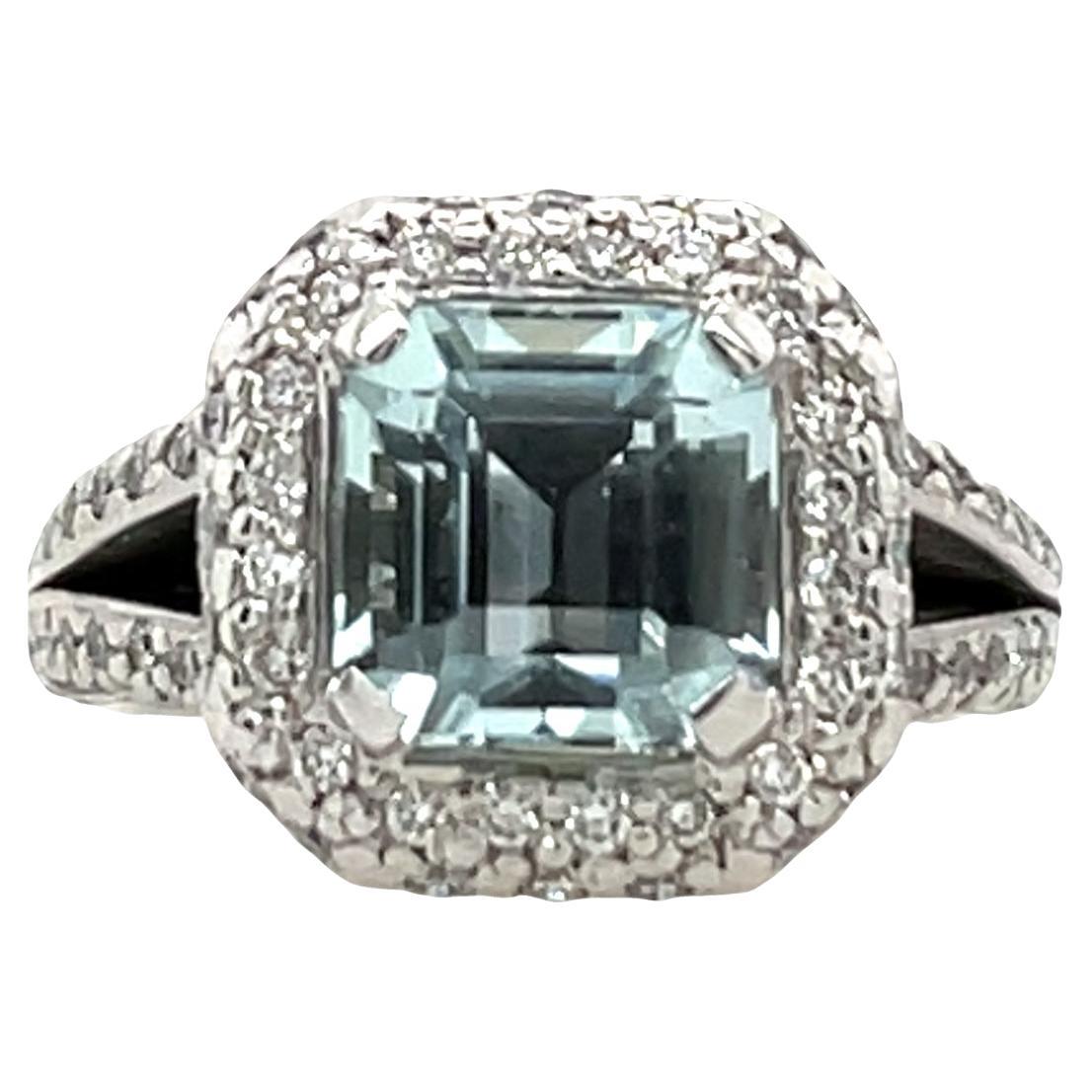 Anello con acquamarina e diamanti in oro bianco 18 ct. in vendita