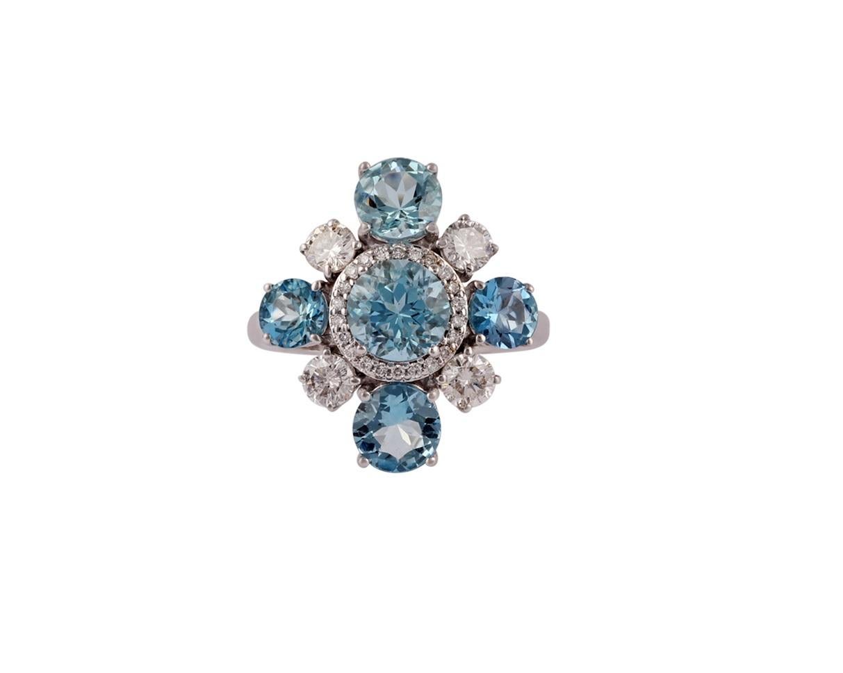 This is a classic & contemporary style ring studded in 18k white gold with 5 pieces of round shaped aquamarine weight 3.55 carat with round shaped diamonds weight 0.88 carat, this entire ring is studded in 18k white gold weight 6.38 grams, ring size