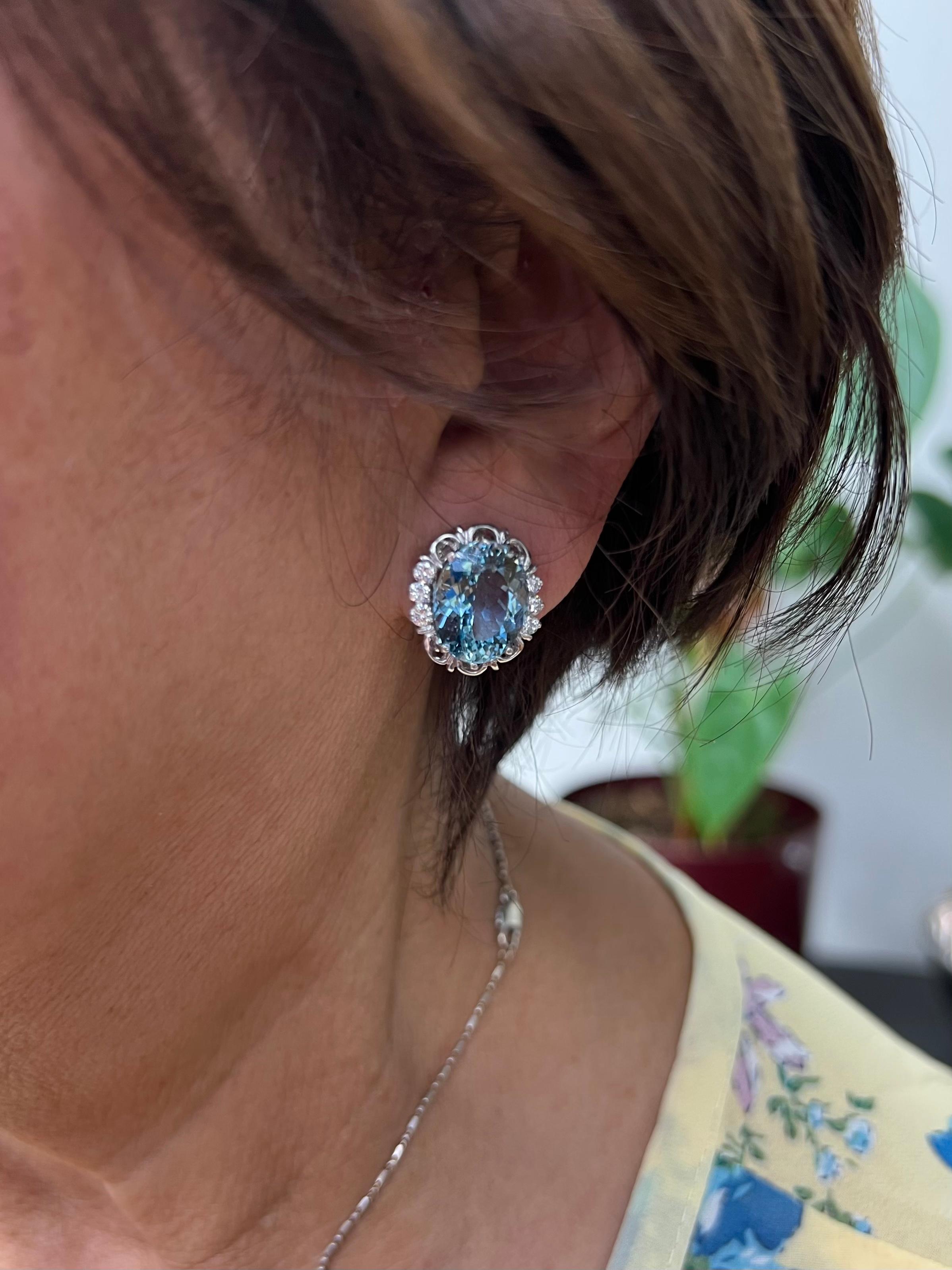 Aquamarine Diamond White Gold Clip-On Earrings In Good Condition In Los Angeles, CA