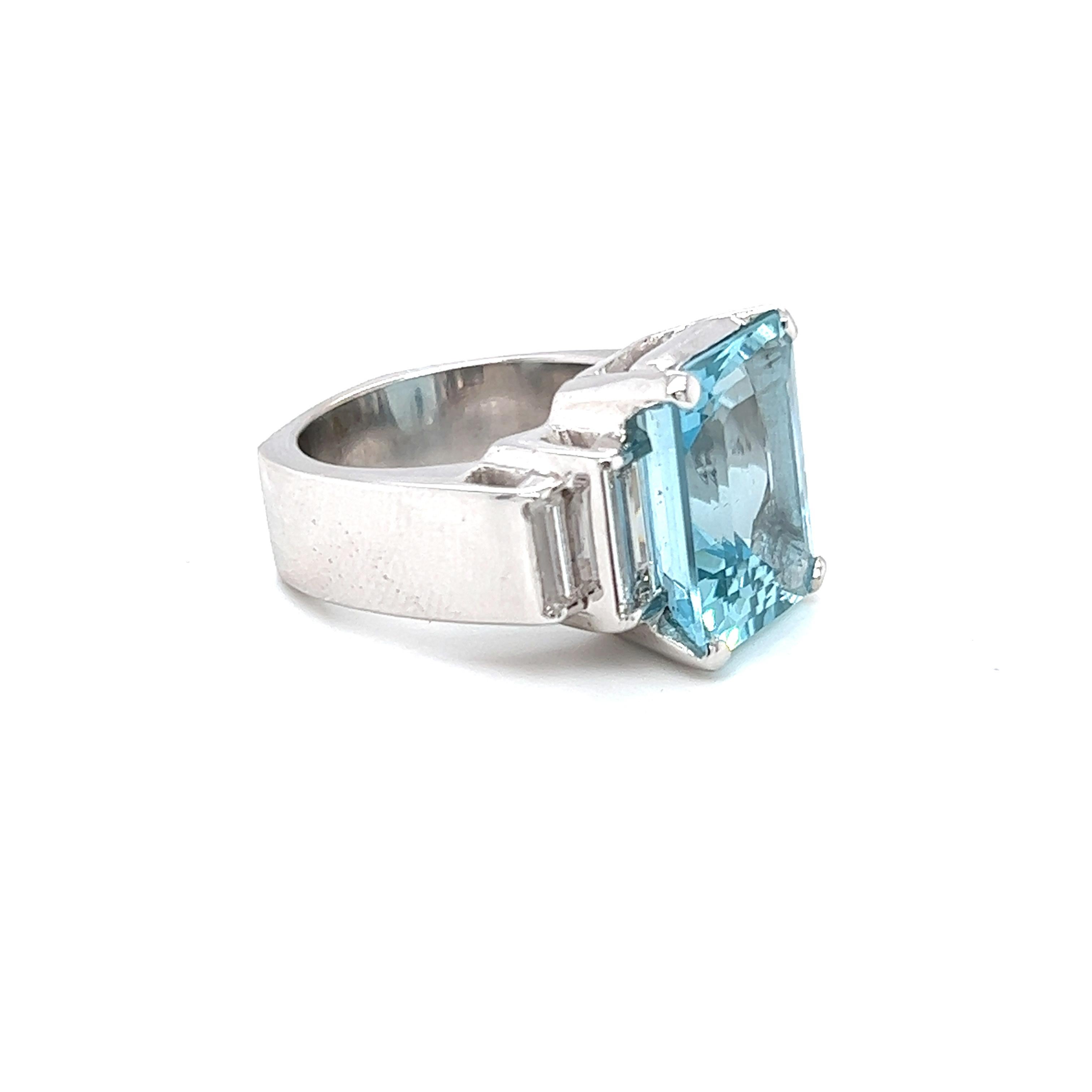 Emerald Cut Aquamarine Diamond White Gold Ring For Sale