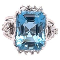 Aquamarine 
Diamond White Gold Ring