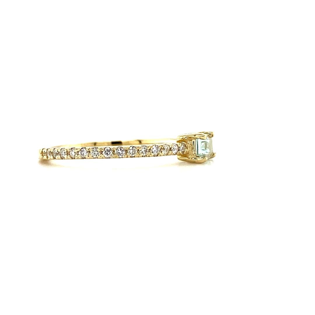 Contemporary Aquamarine Diamond Yellow Gold Cocktail Ring For Sale