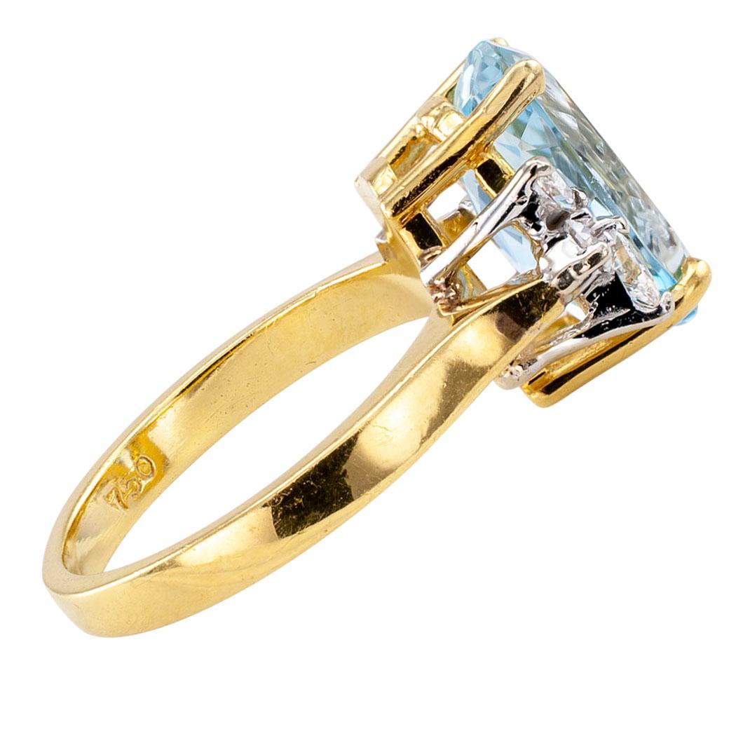 Women's Aquamarine Diamond Yellow Gold Ring