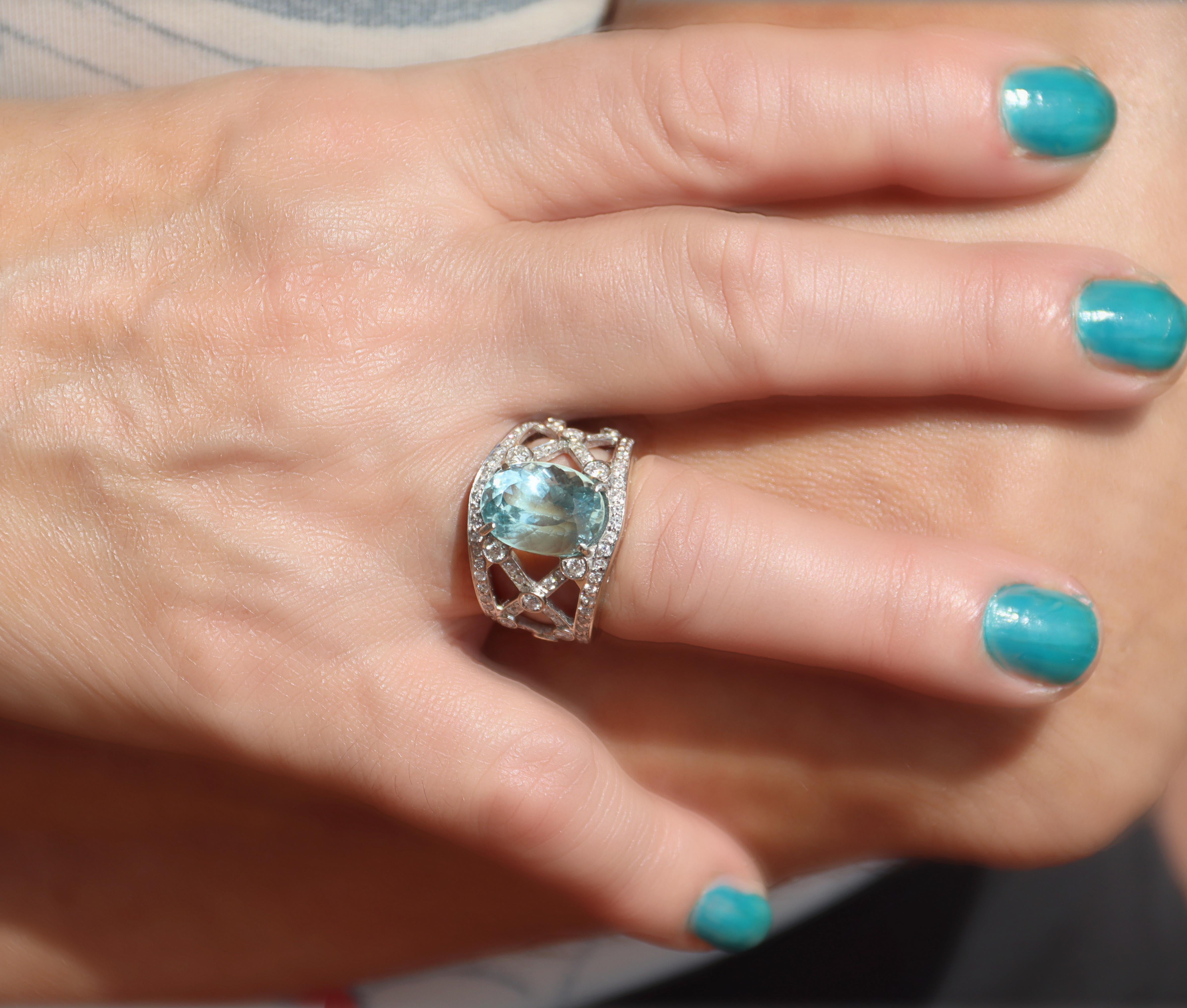 Aquamarine Diamonds 18 Karat White Gold Band Ring For Sale 4