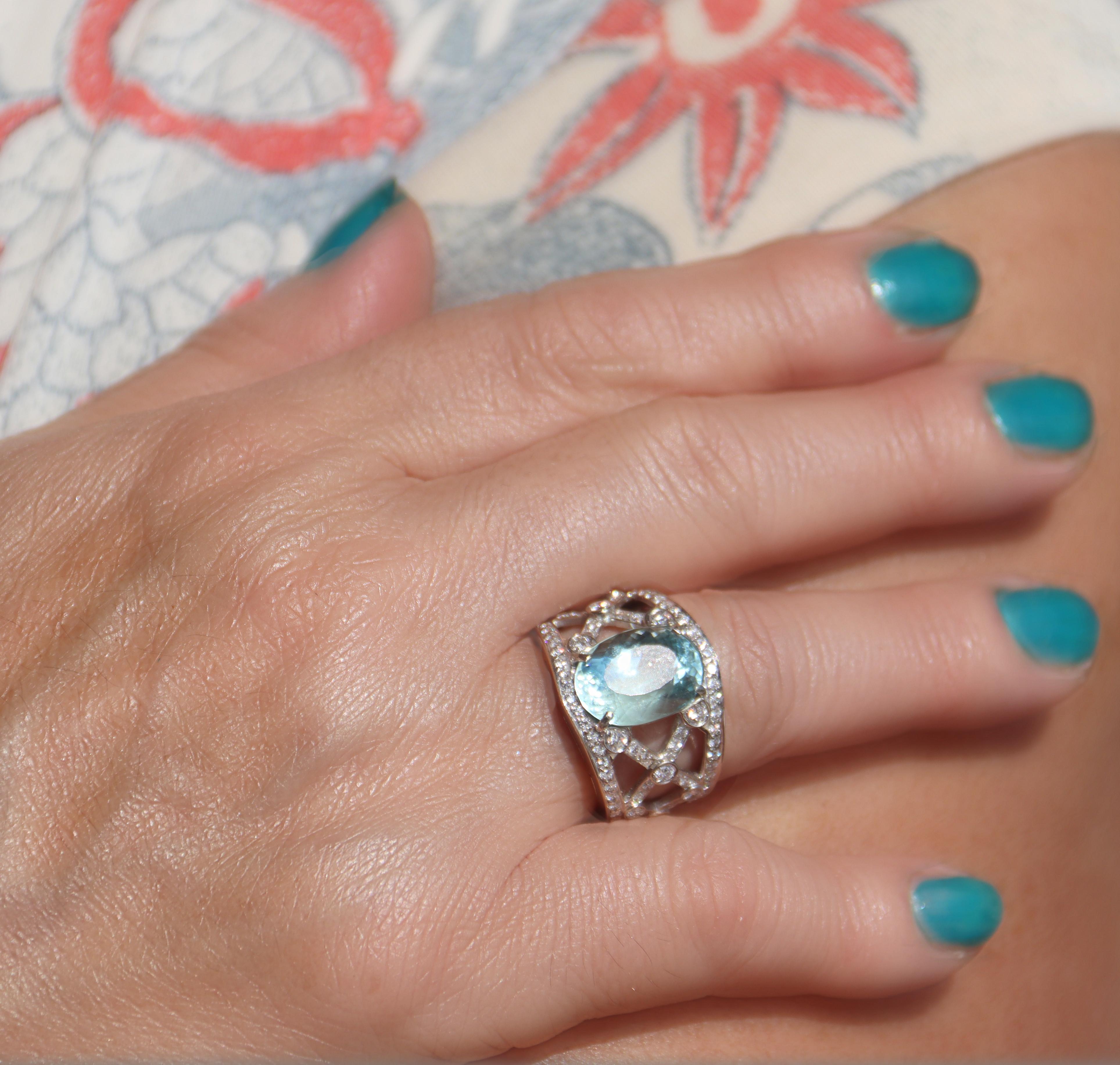 Aquamarine Diamonds 18 Karat White Gold Band Ring For Sale 1