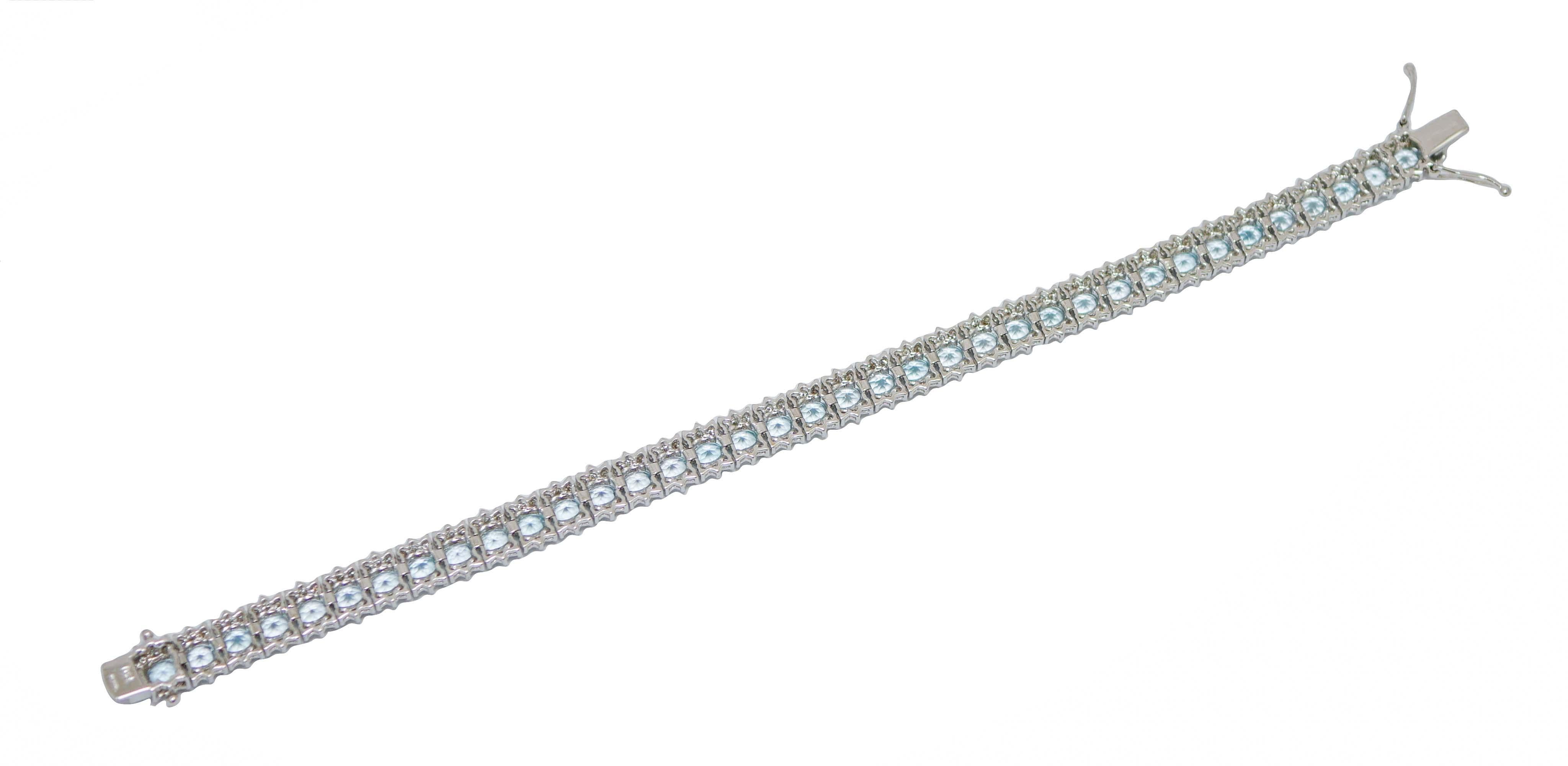 Modern Aquamarine, Diamonds, 18 Karat White Gold Bracelet For Sale