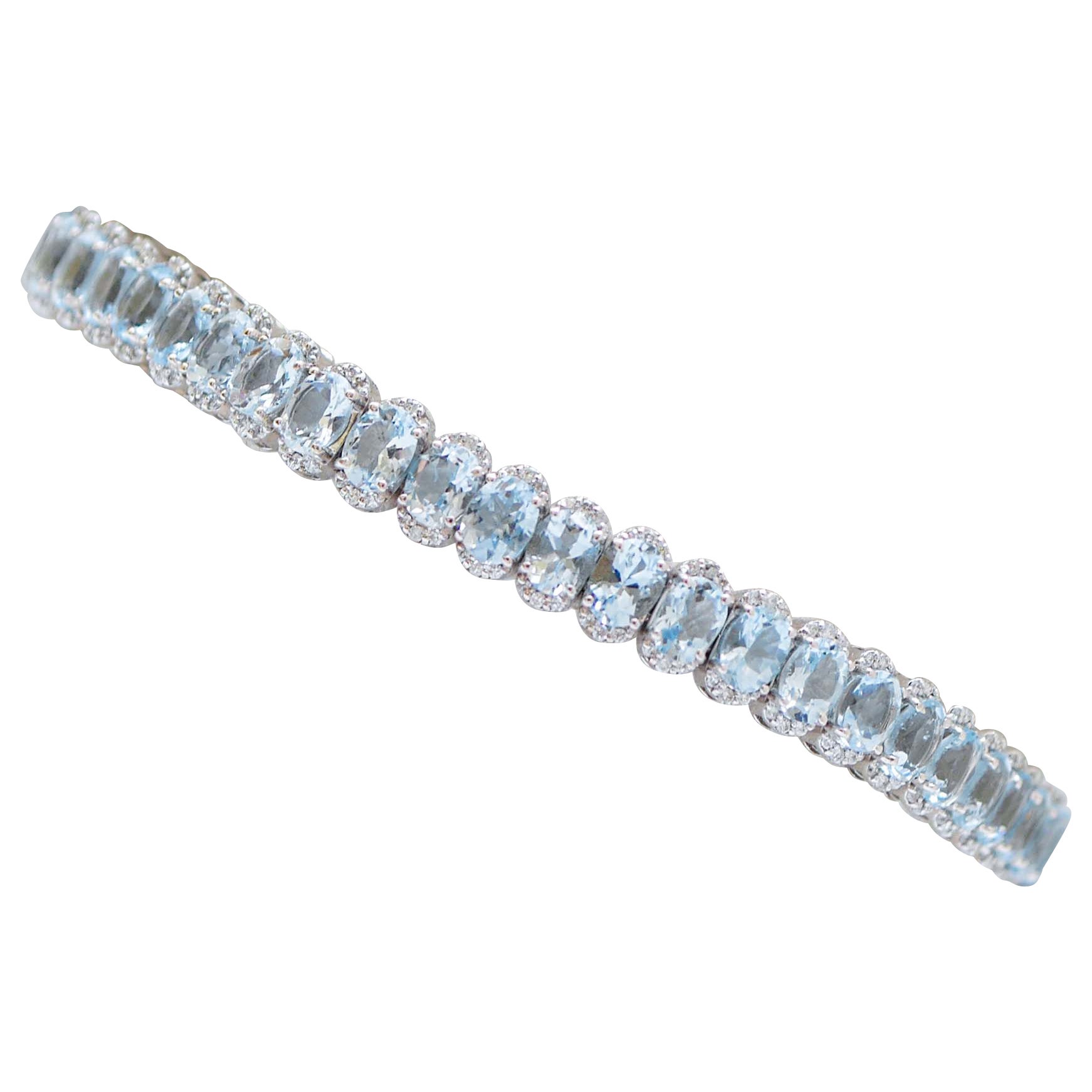 Aquamarin, Diamanten, 18 Karat Weißgold-Armband.
