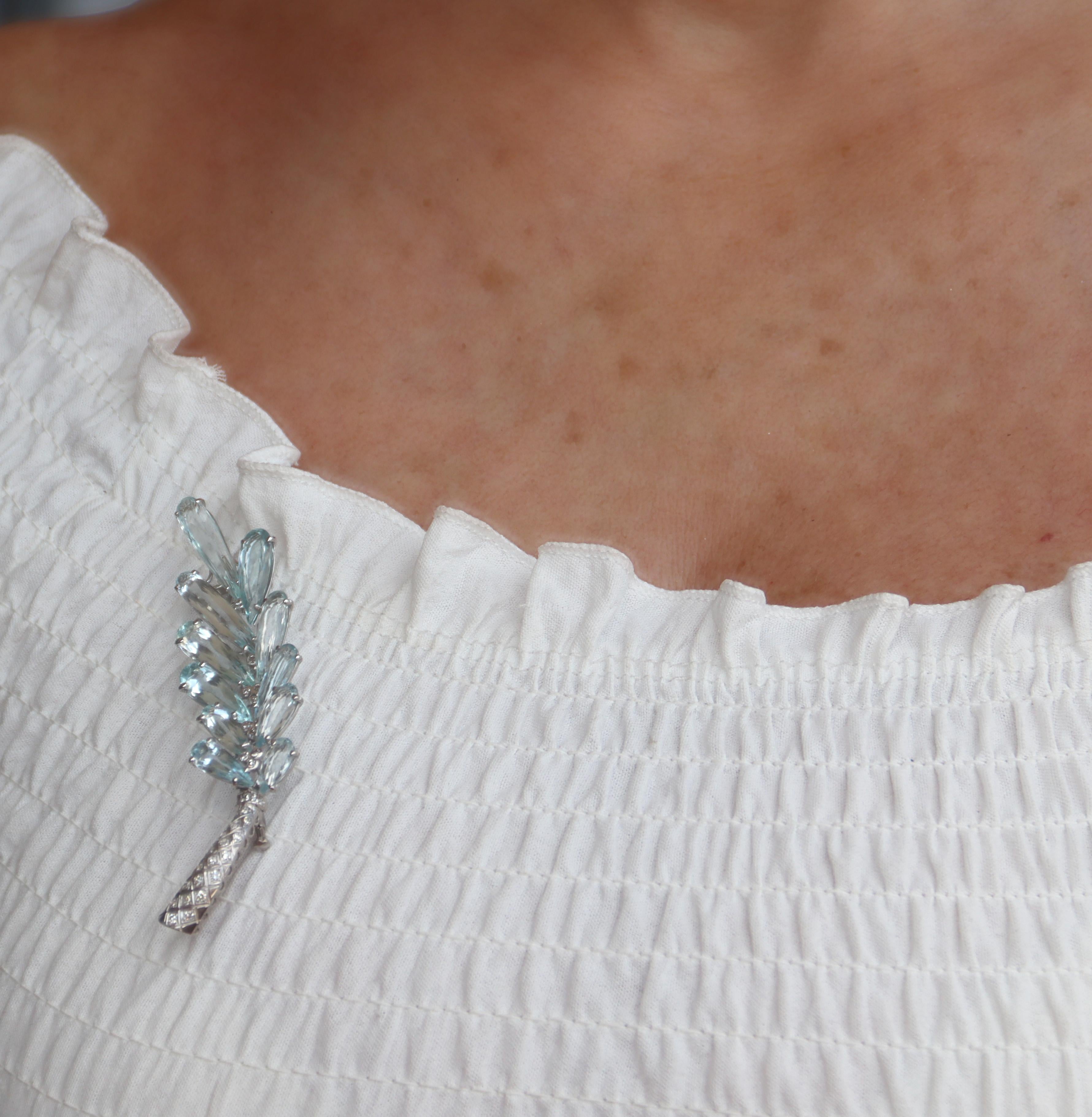 Aquamarine Diamonds 18 Karat White Gold Brooch For Sale 4