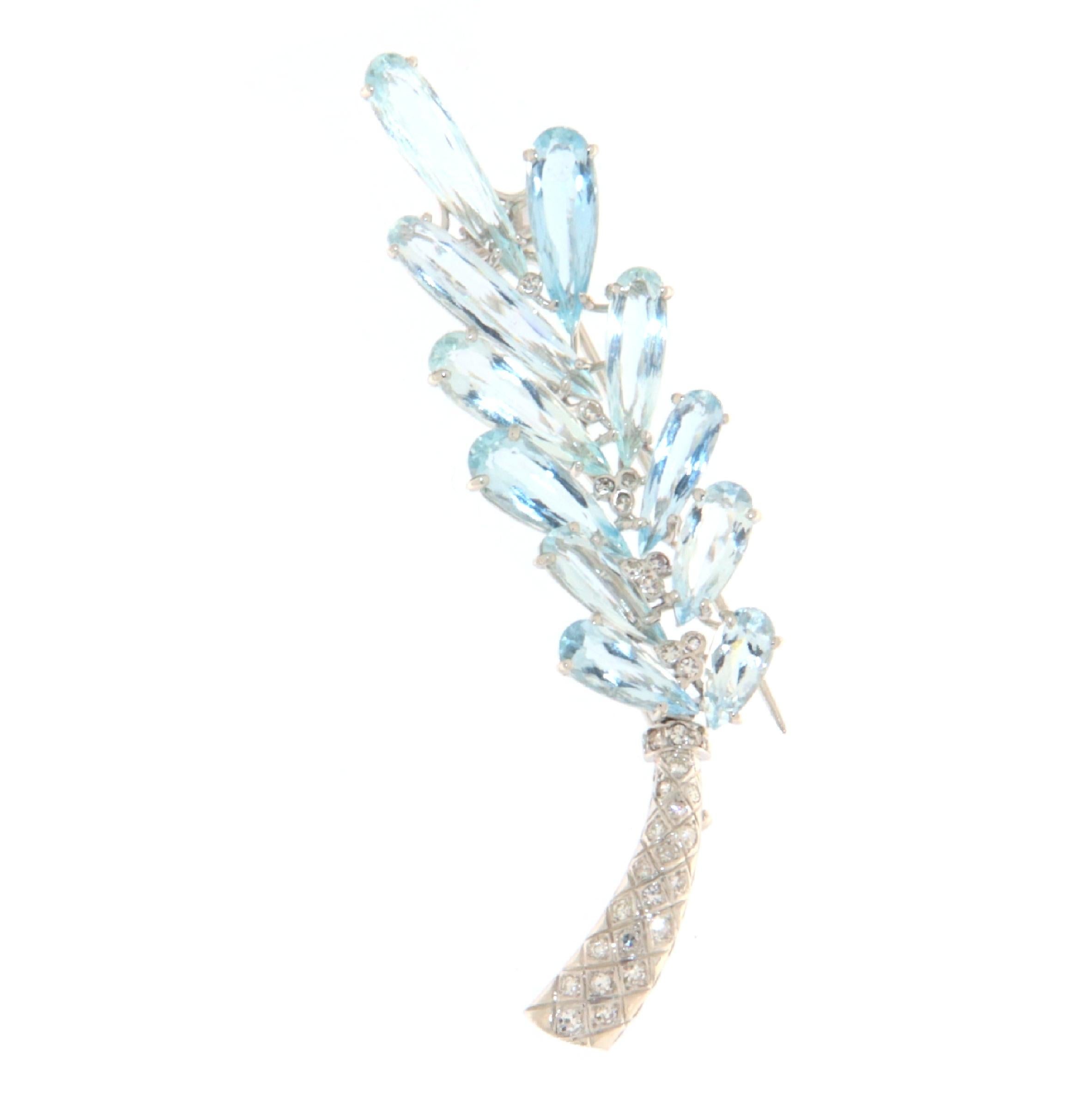 Women's Aquamarine Diamonds 18 Karat White Gold Brooch For Sale