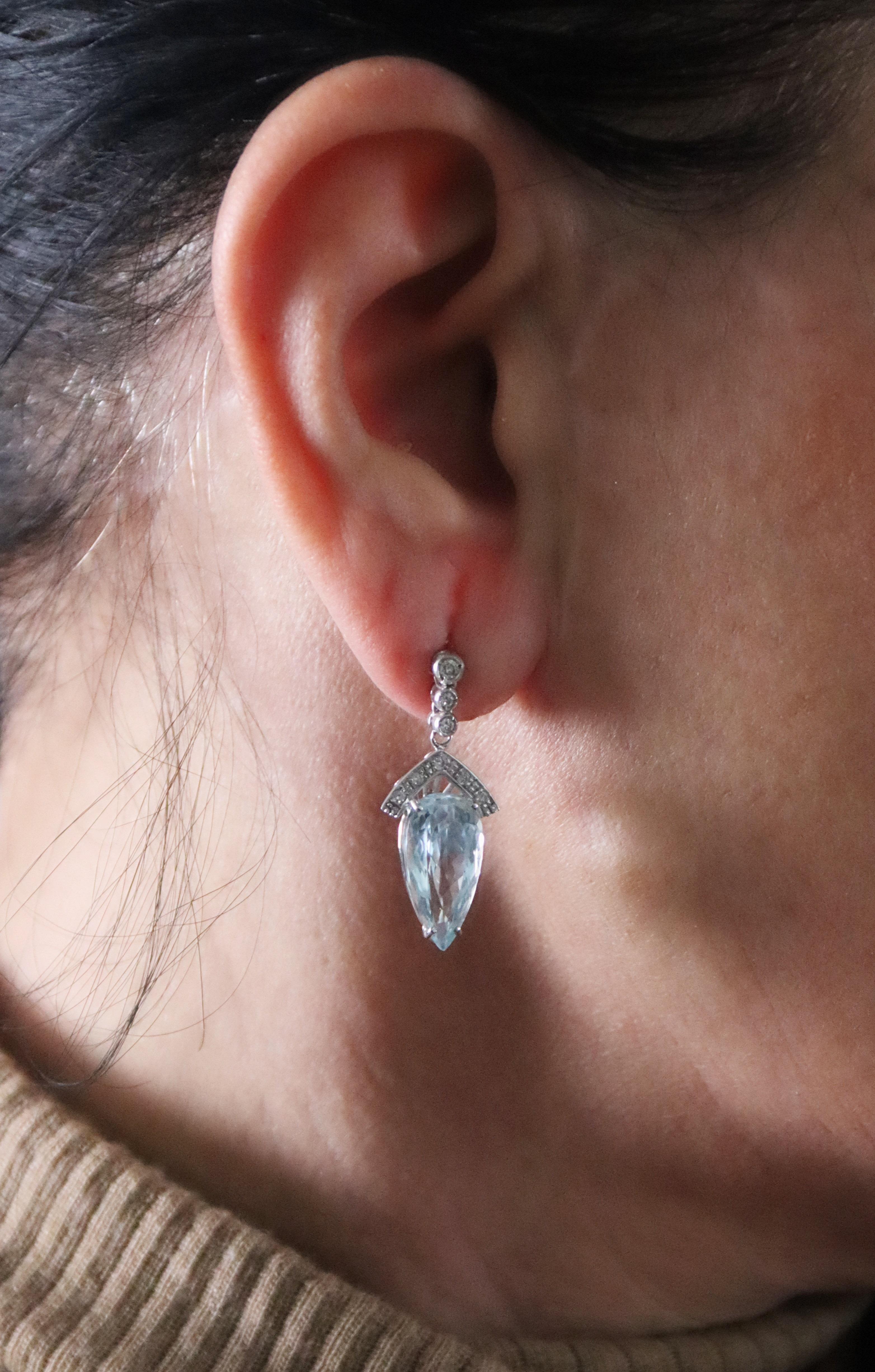 Aquamarine Diamonds 18 Karat White Gold Drop Earring For Sale 3