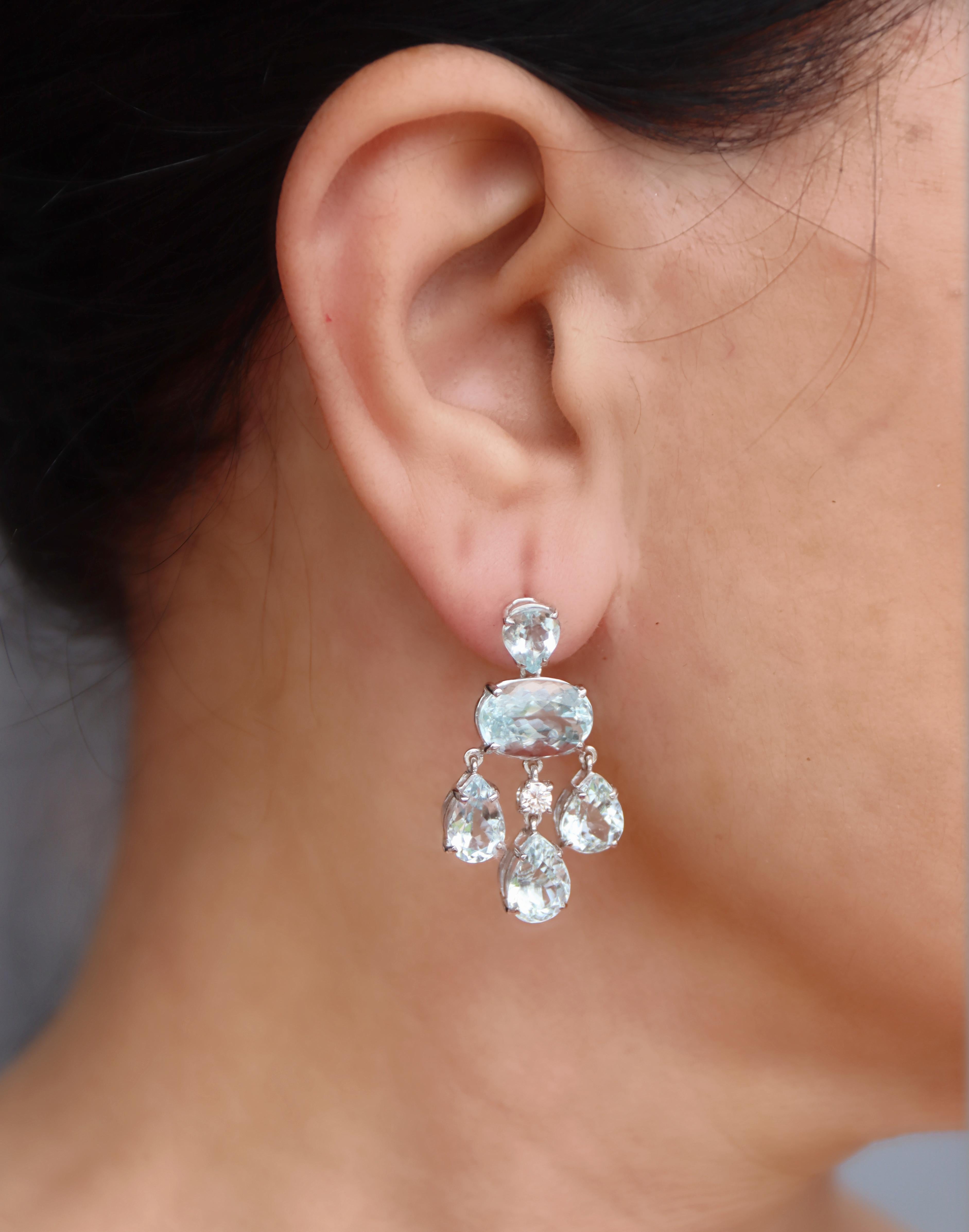 Aquamarin-Diamant-Tropfen-Ohrringe aus 18 Karat Weißgold Damen im Angebot