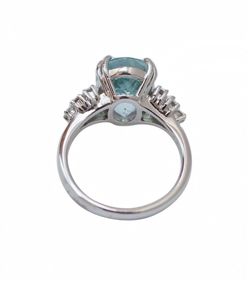 Mixed Cut Aquamarine, Diamonds, 18 Karat White Gold Modern Ring. For Sale