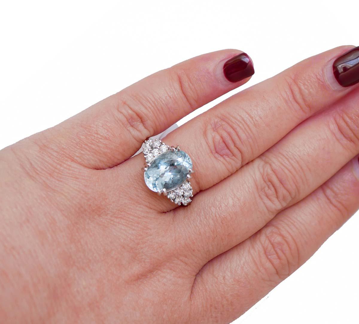 Women's Aquamarine, Diamonds, 18 Karat White Gold Modern Ring. For Sale